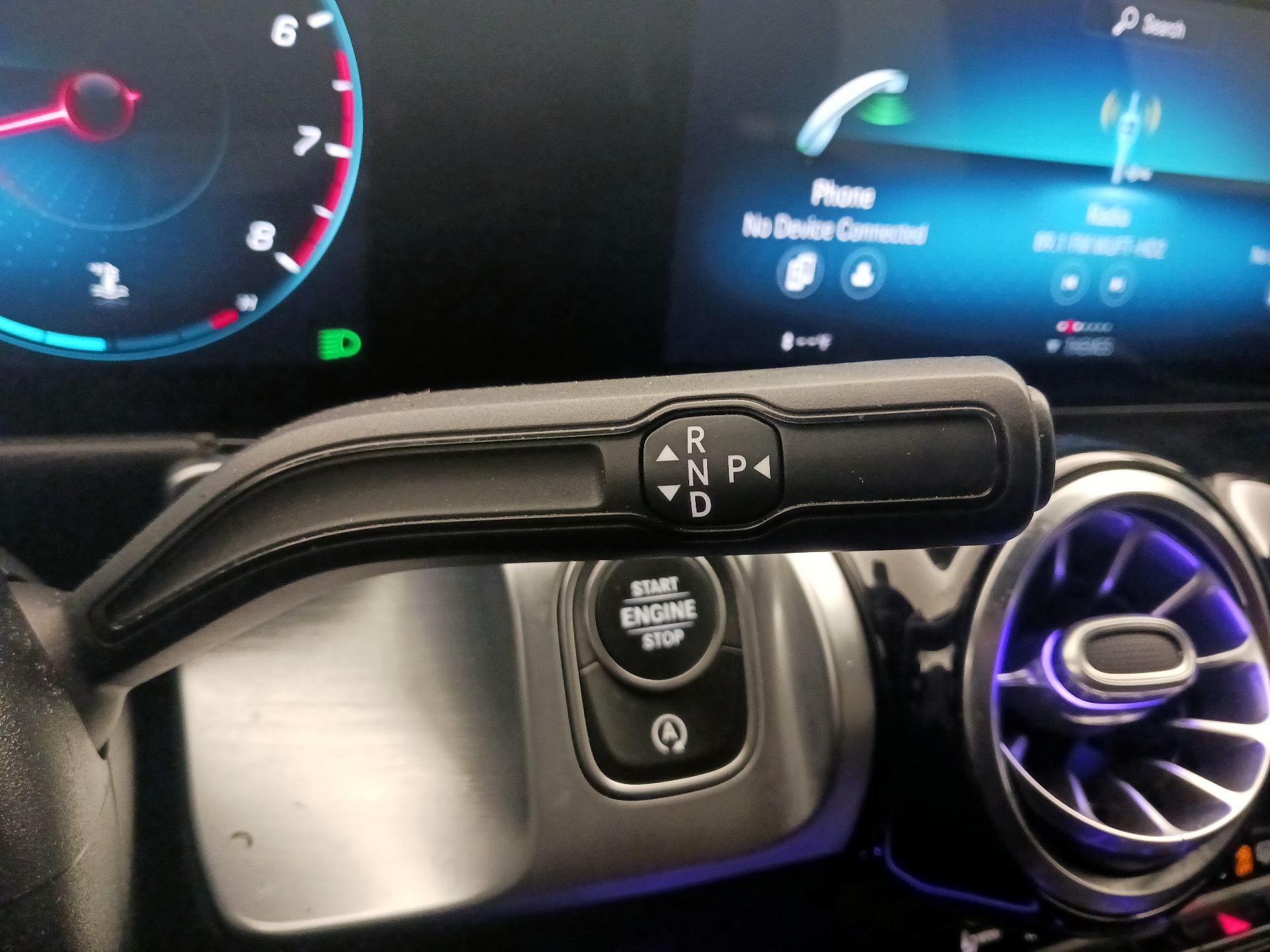 Thumbnail: 2021 Mercedes-Benz GLB - 17