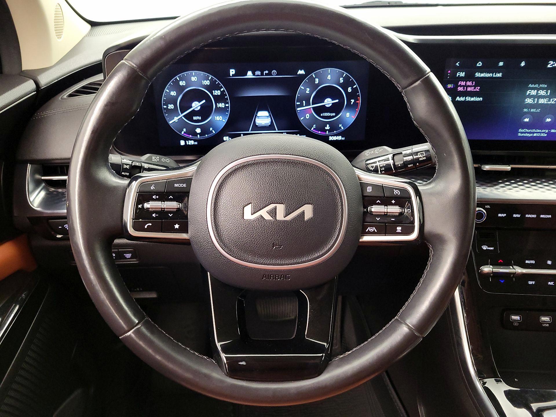 Thumbnail: 2023 Kia Carnival - 10