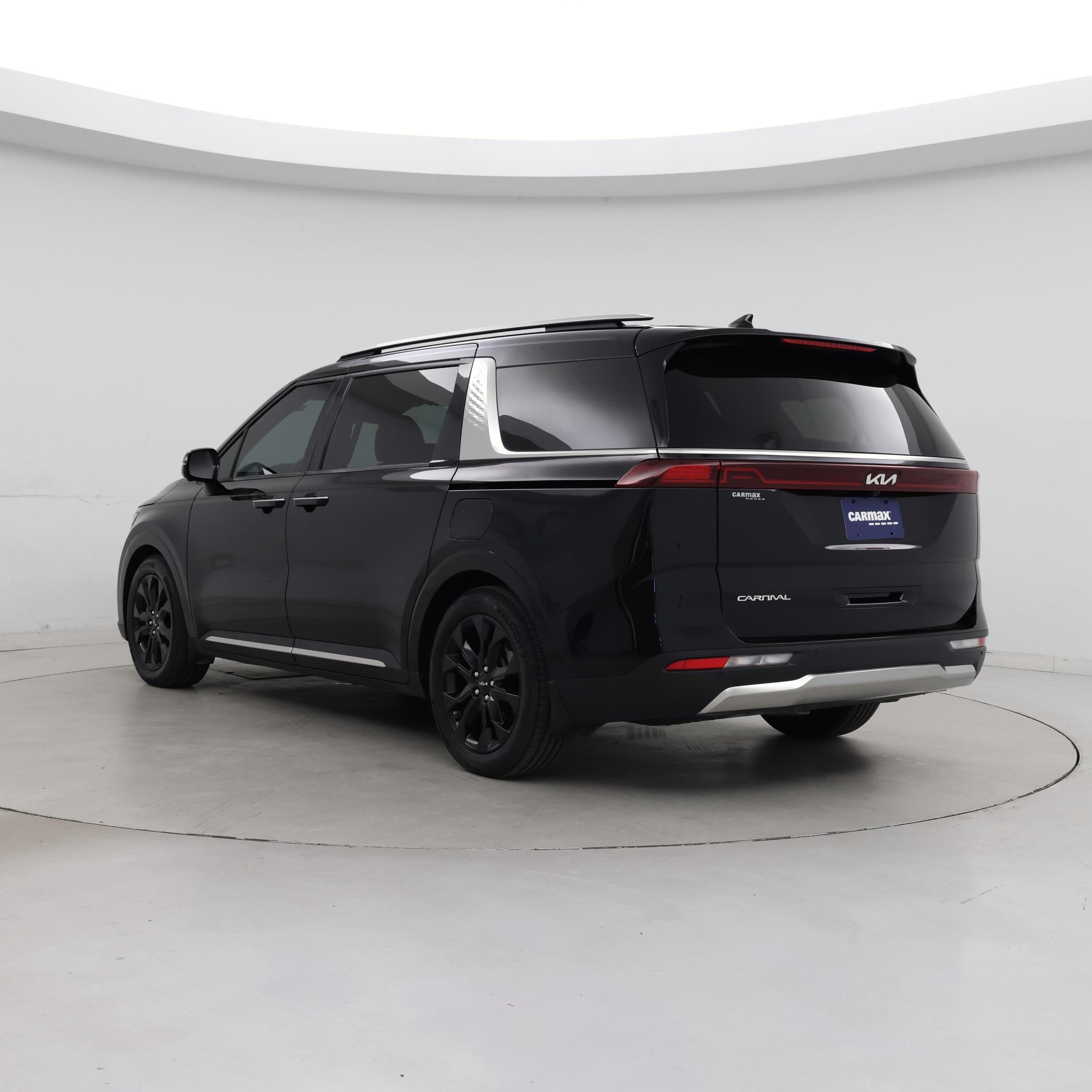 Thumbnail: 2023 Kia Carnival - 2
