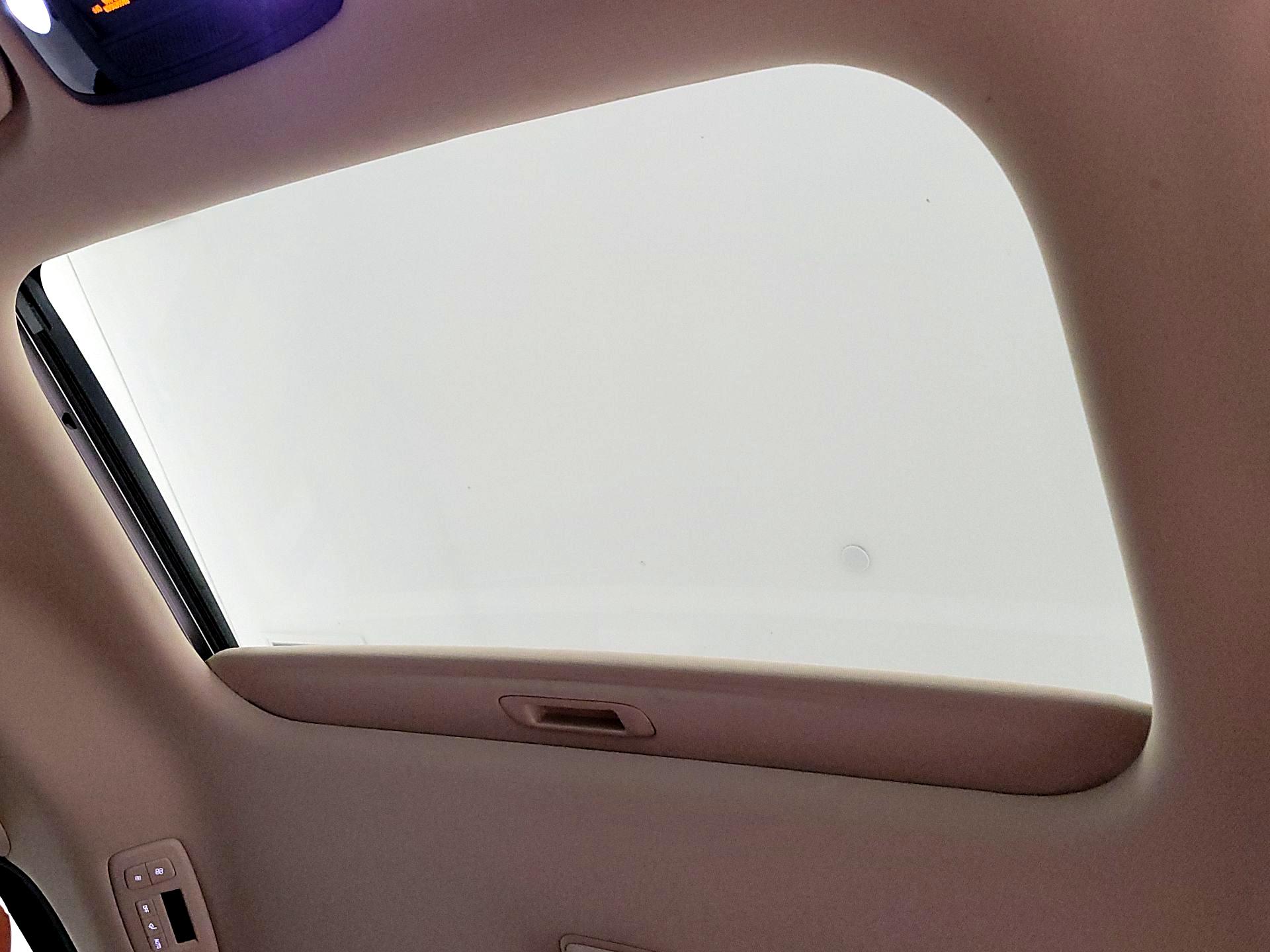 Thumbnail: 2023 Kia Carnival - 20