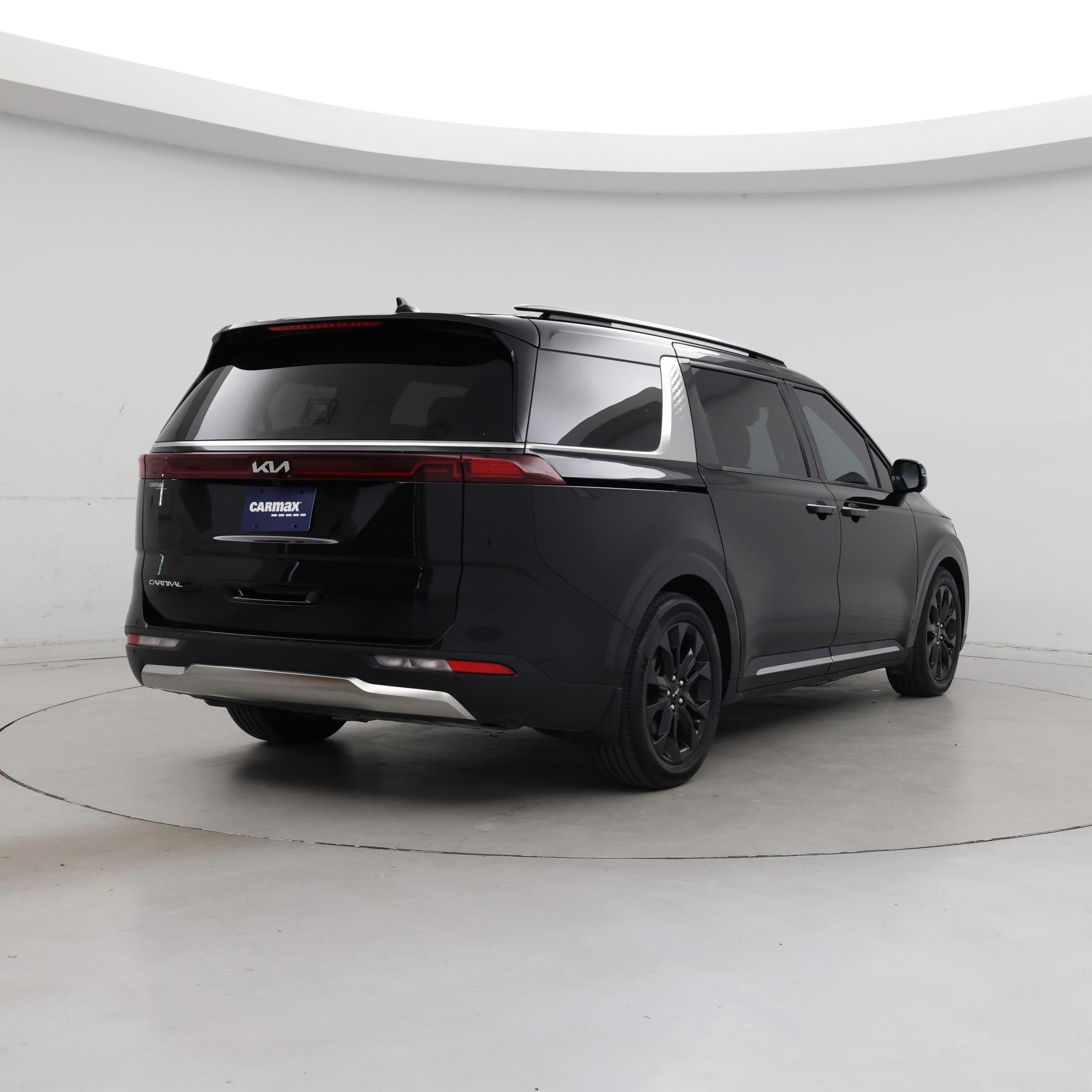 Thumbnail: 2023 Kia Carnival - 8