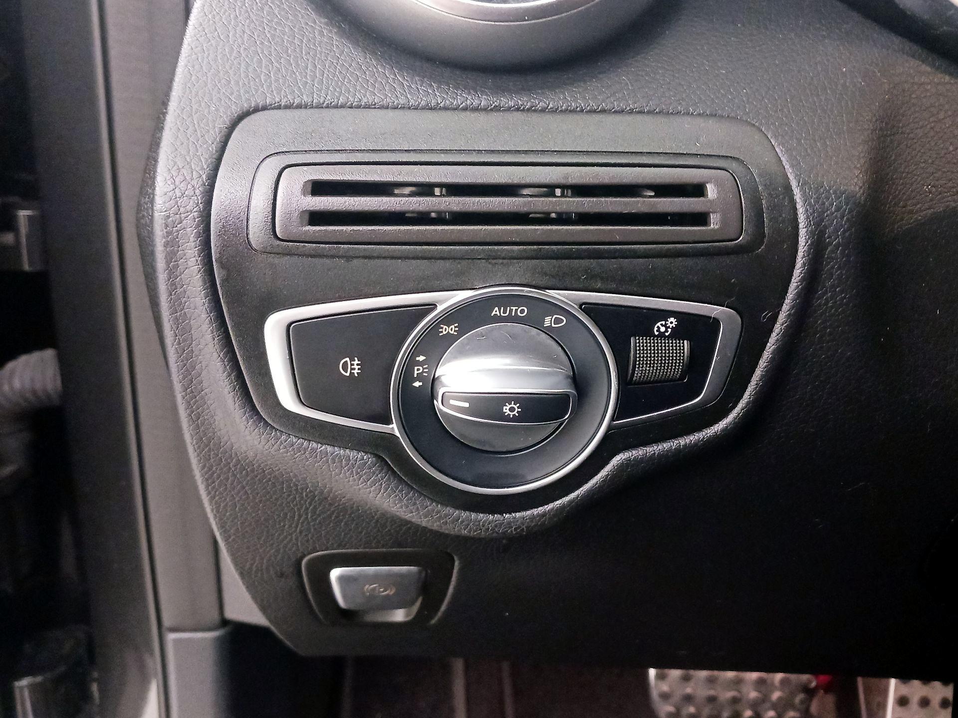 Thumbnail: 2022 Mercedes-Benz GLC - 13