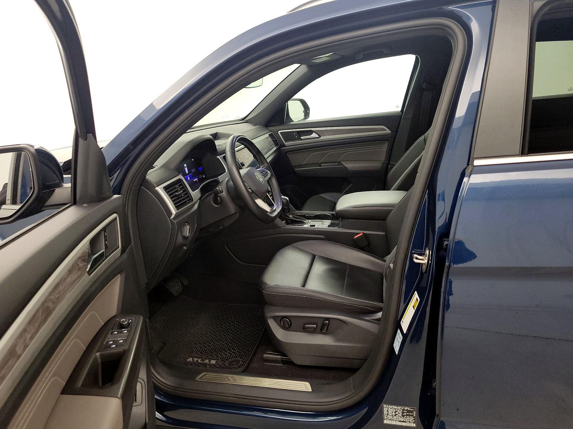 Thumbnail: 2022 Volkswagen Atlas - 11