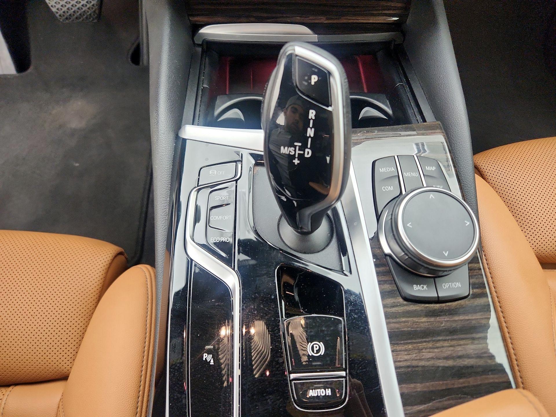 Thumbnail: 2023 BMW 5 Series - 17