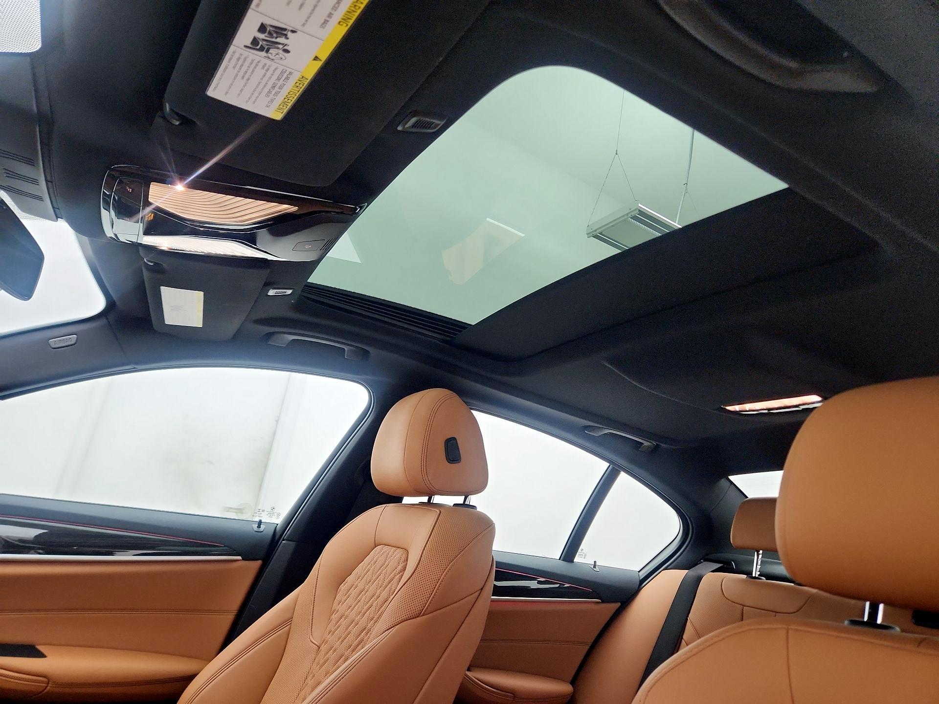 Thumbnail: 2023 BMW 5 Series - 18