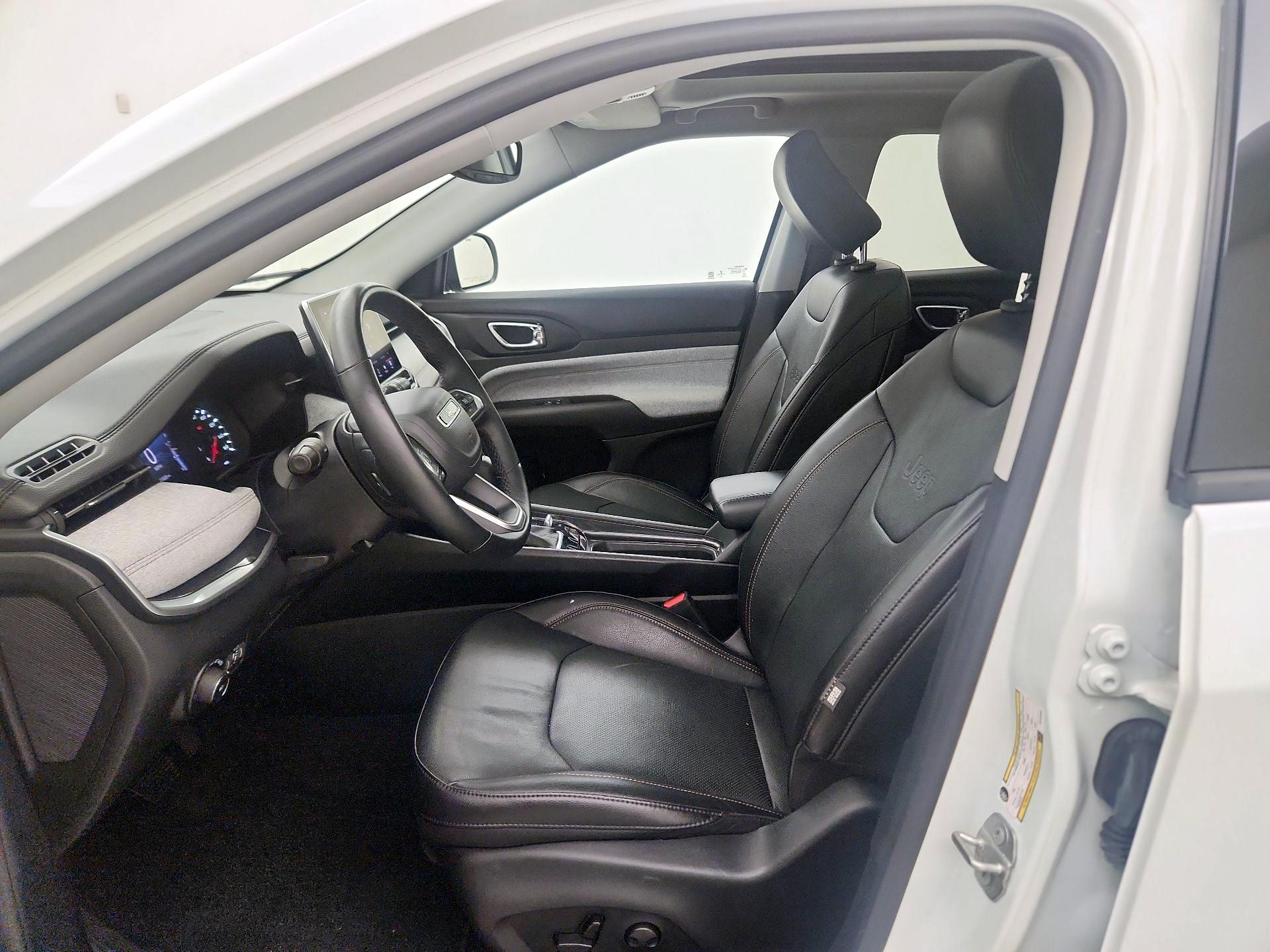 Thumbnail: 2022 Jeep Compass - 11