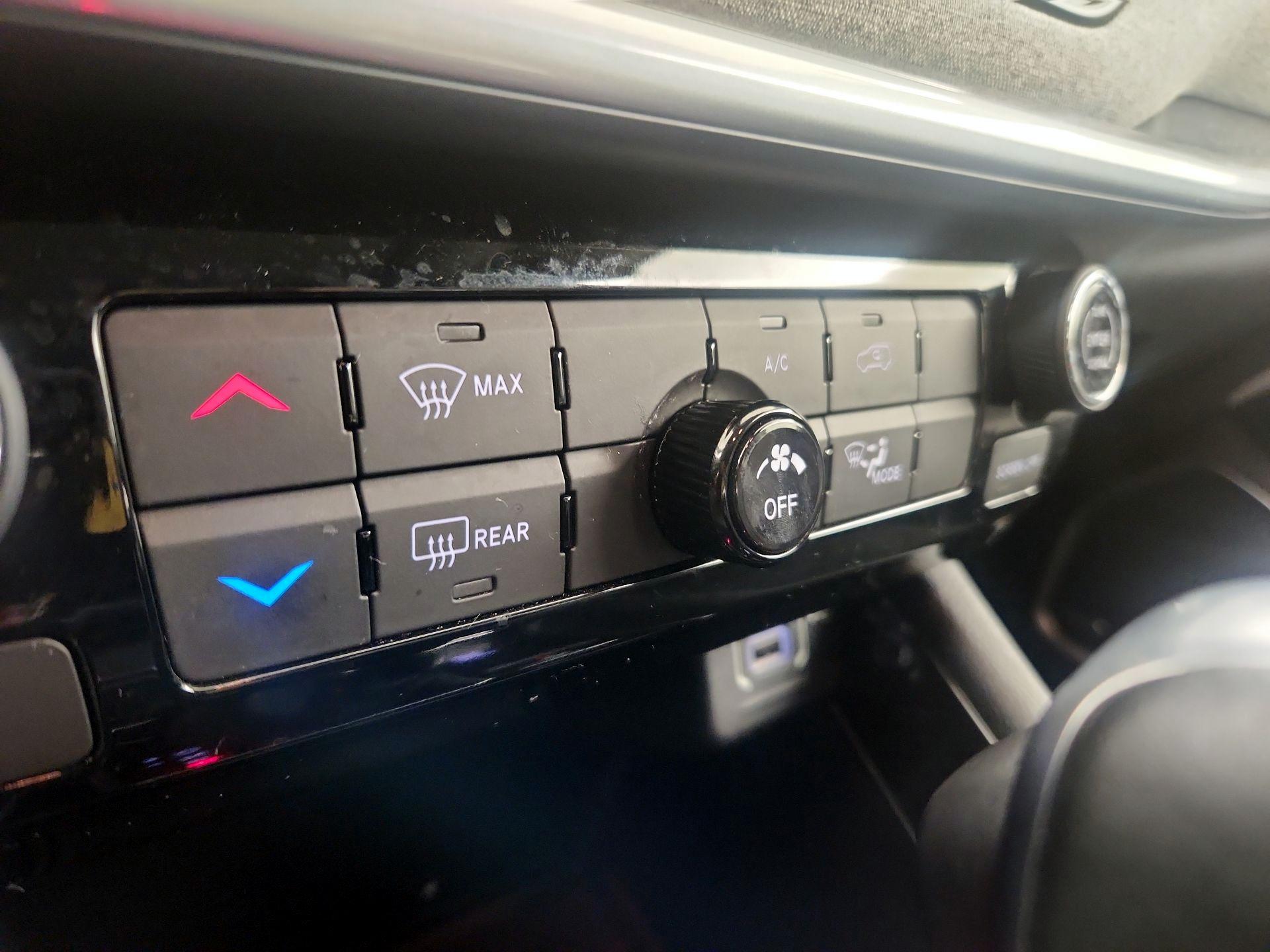 Thumbnail: 2022 Jeep Compass - 16