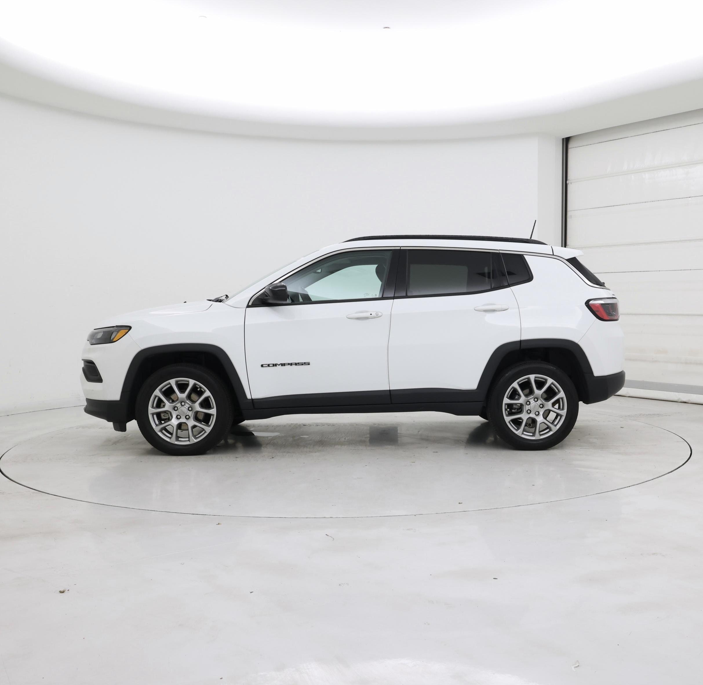 Thumbnail: 2022 Jeep Compass - 3