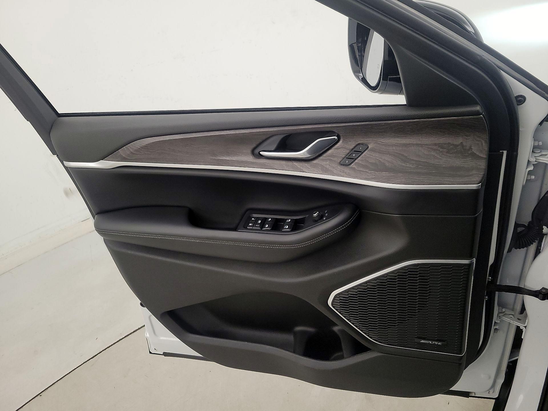 Thumbnail: 2022 Jeep Grand Cherokee - 12