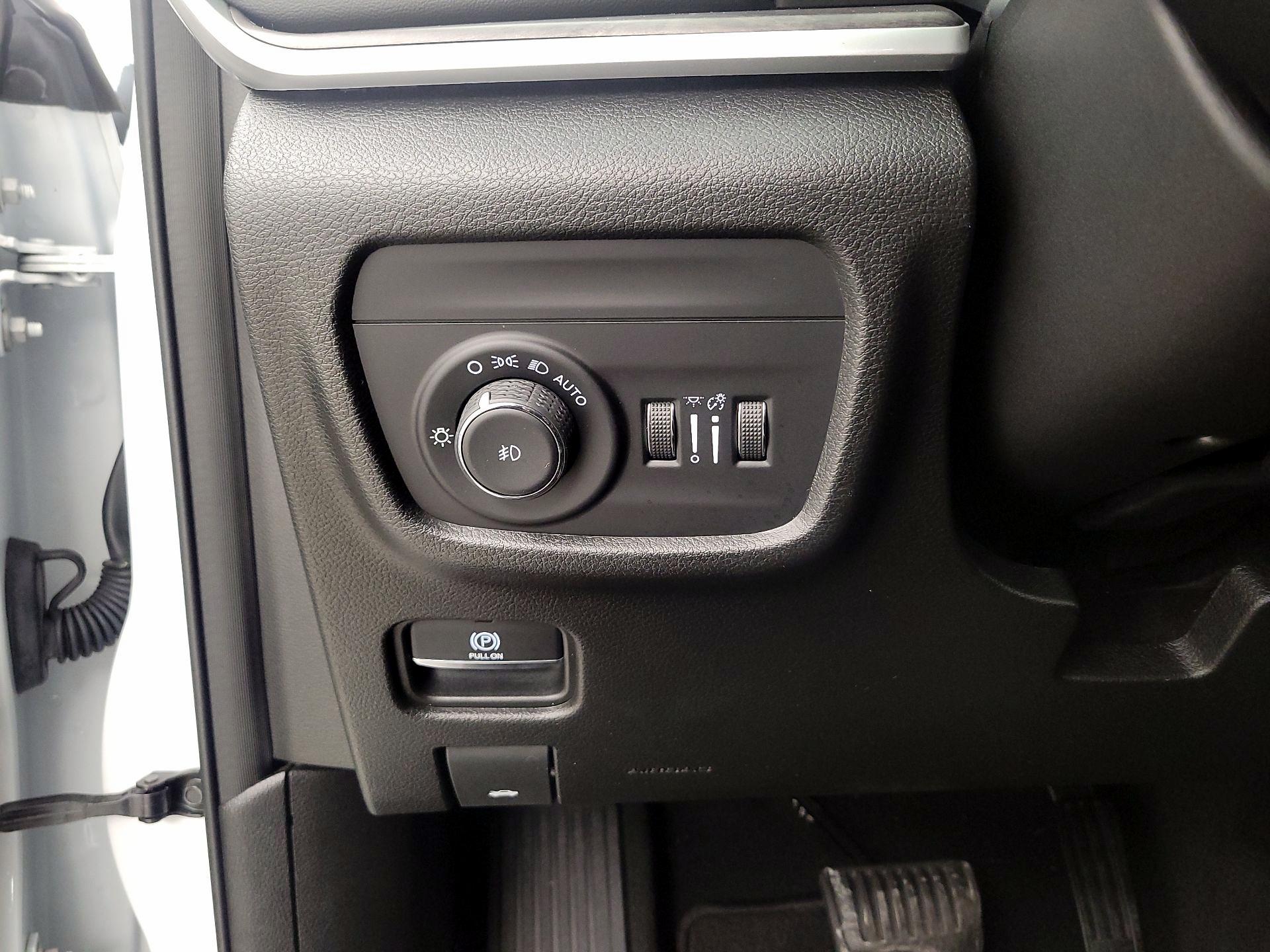 Thumbnail: 2022 Jeep Grand Cherokee - 13