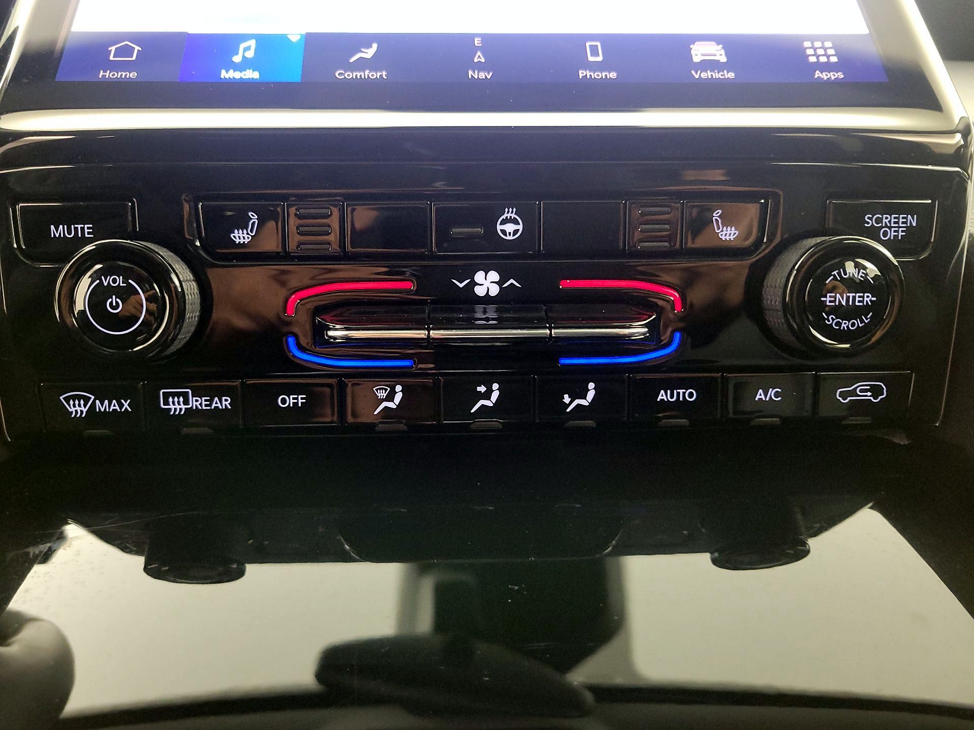 Thumbnail: 2022 Jeep Grand Cherokee - 17