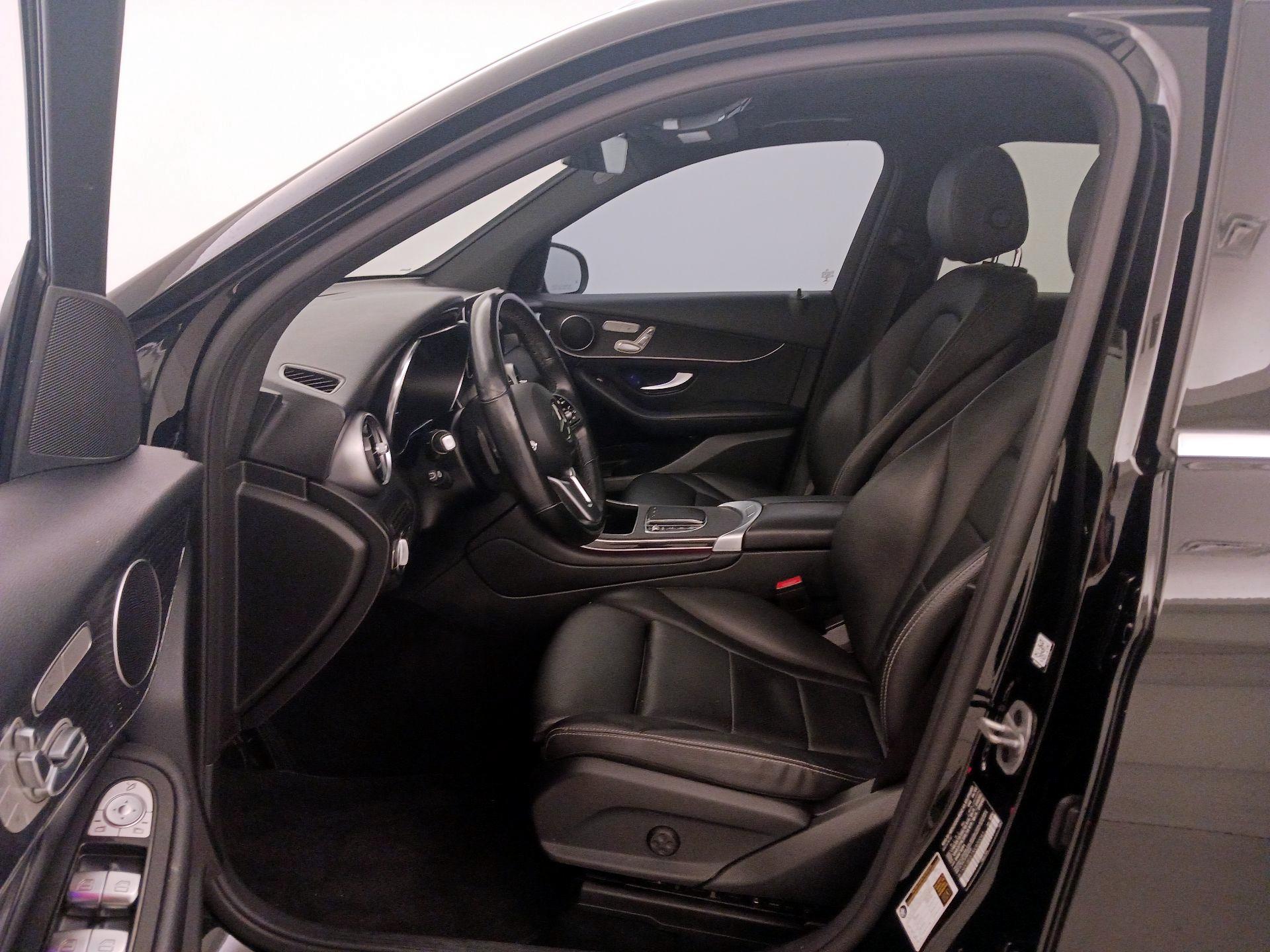 Thumbnail: 2022 Mercedes-Benz GLC - 11