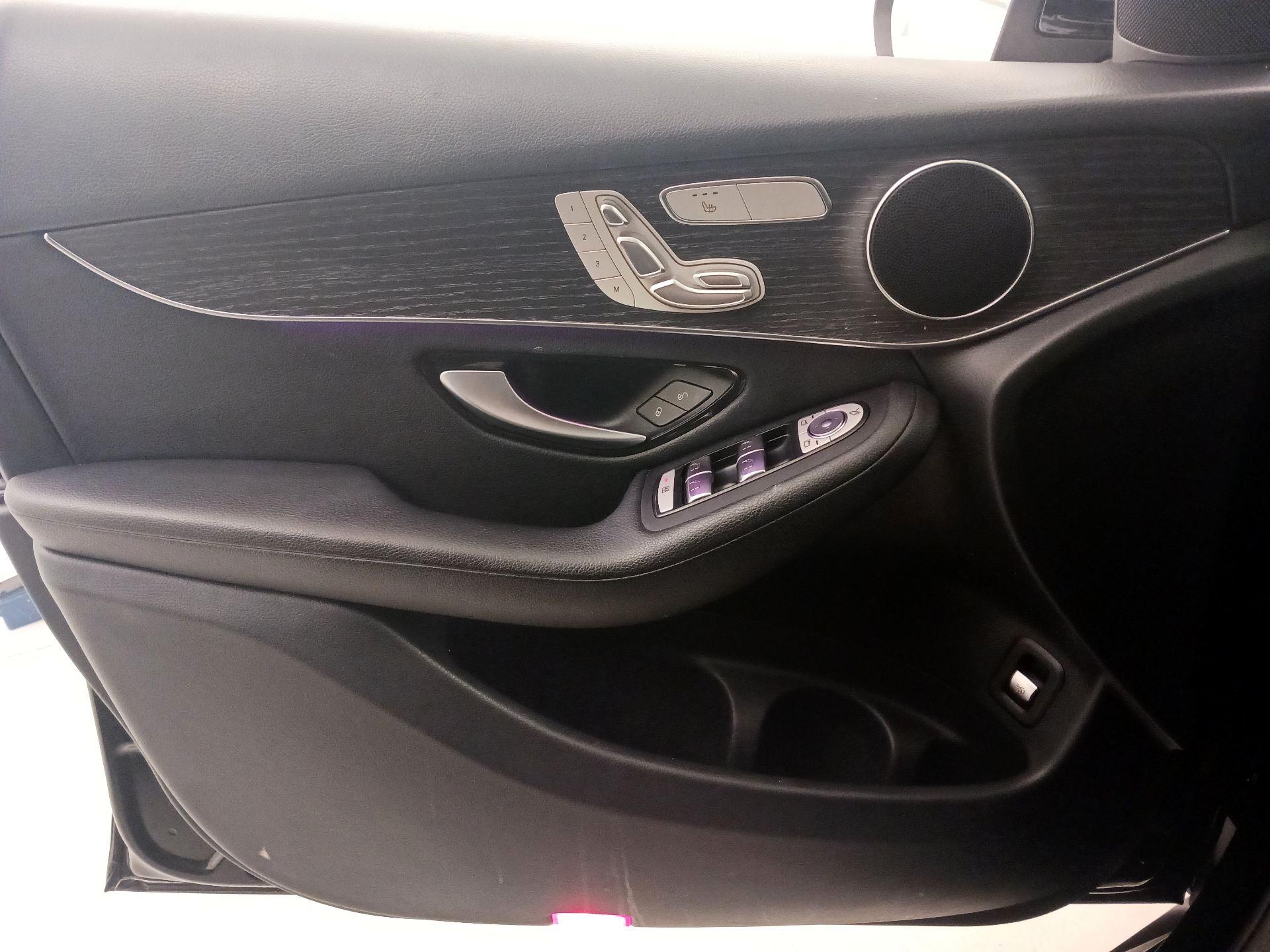 Thumbnail: 2022 Mercedes-Benz GLC - 12