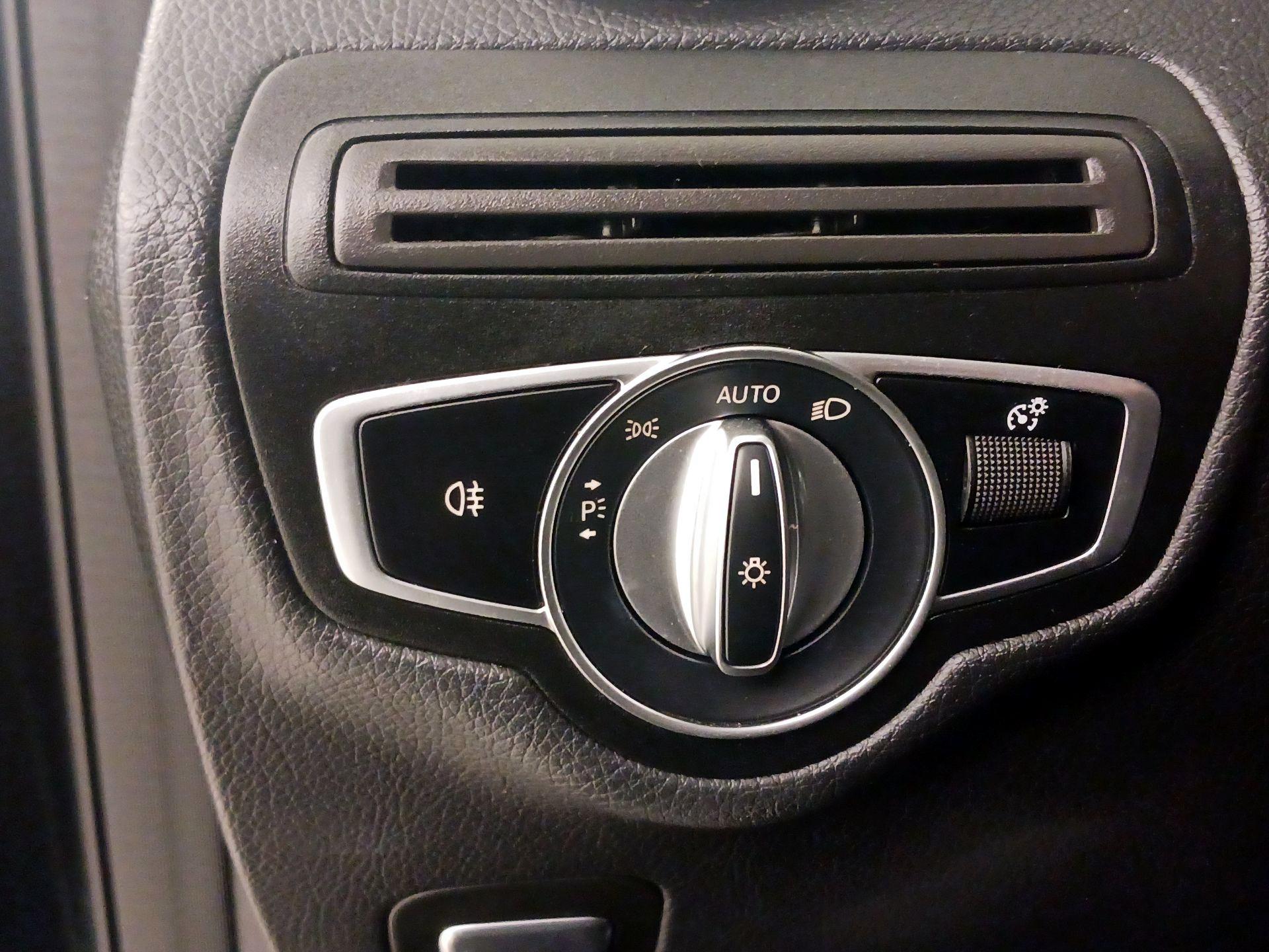 Thumbnail: 2022 Mercedes-Benz GLC - 13