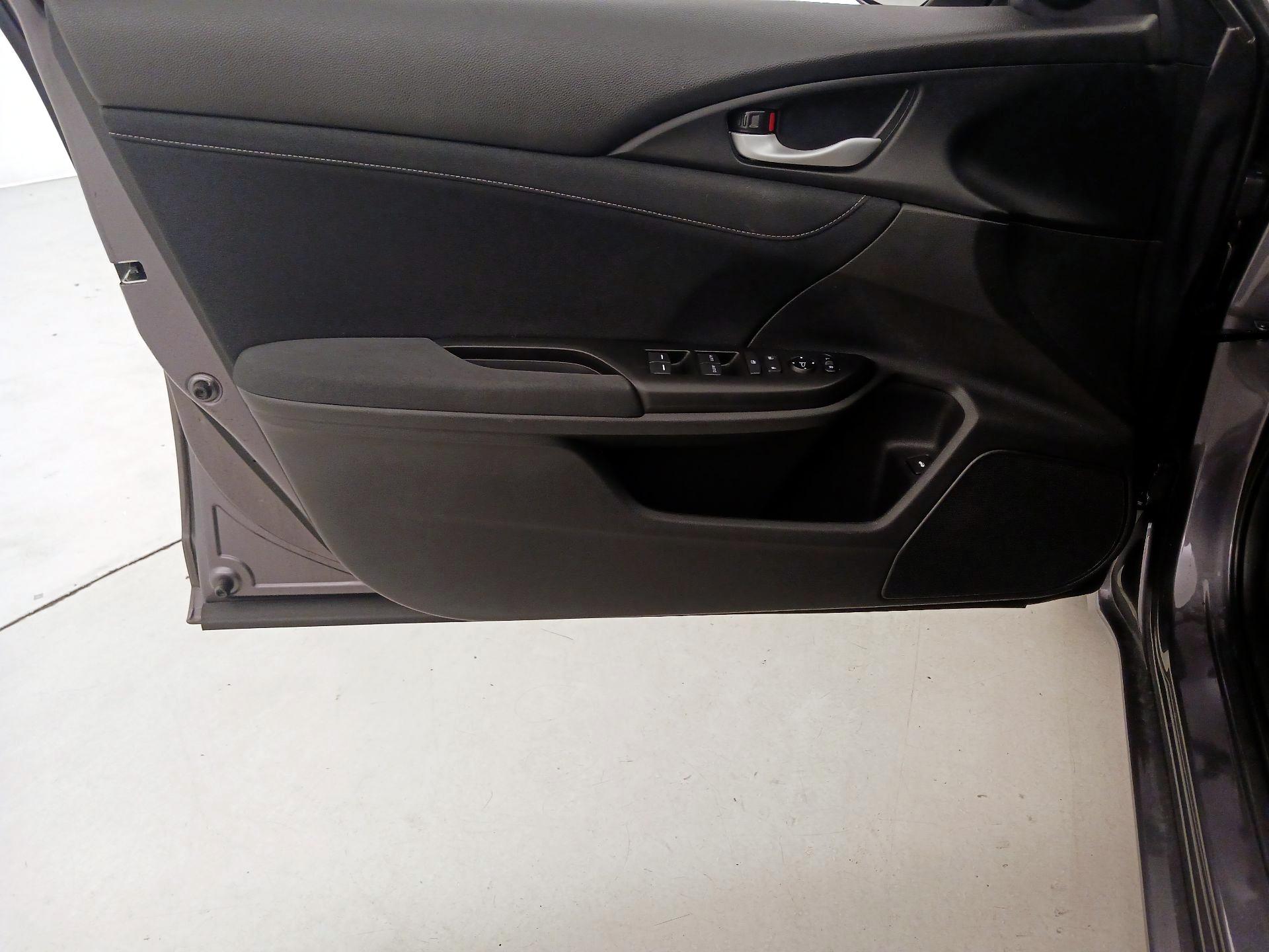 Thumbnail: 2021 Honda Insight - 12