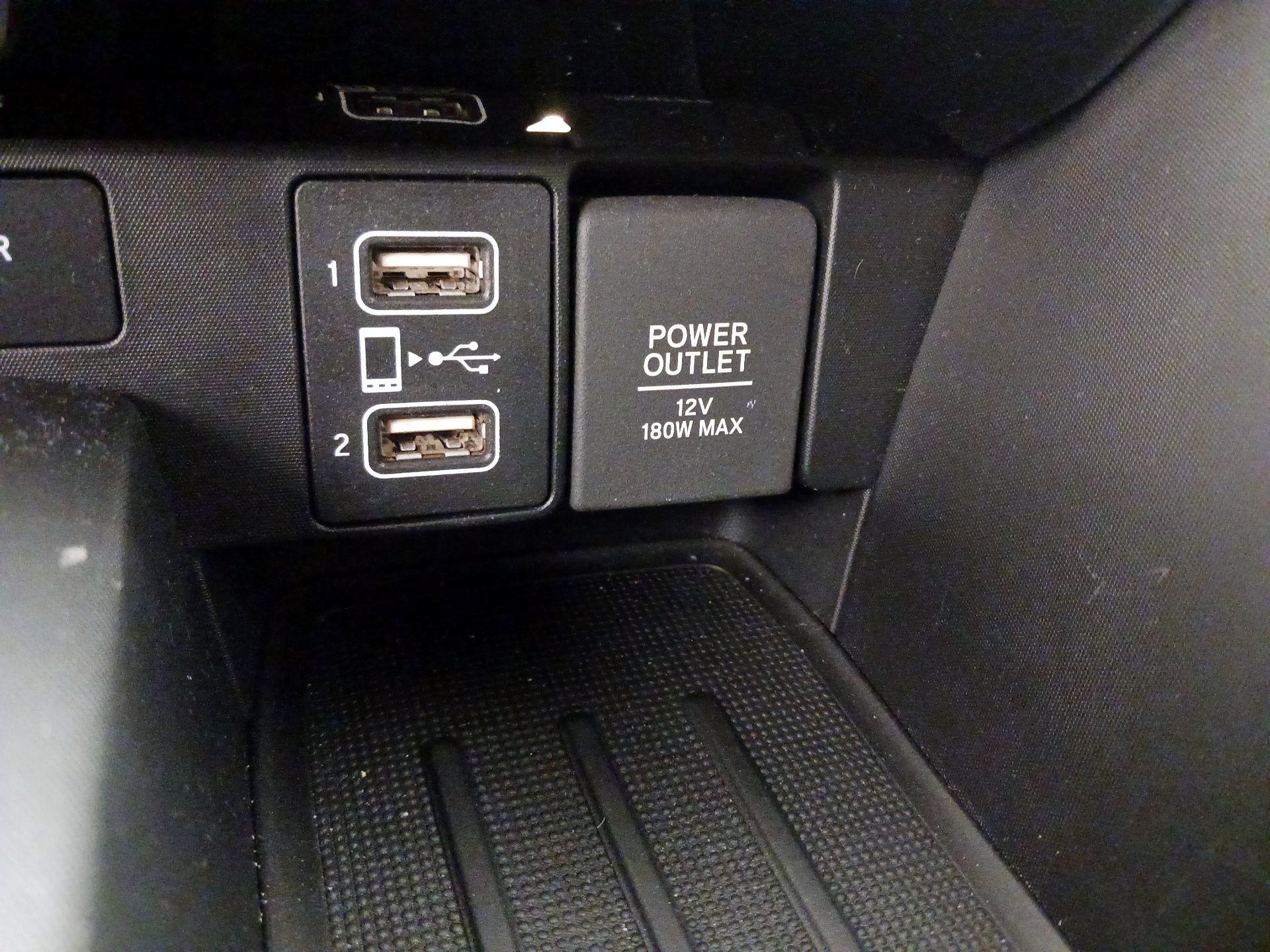 Thumbnail: 2021 Honda Insight - 18