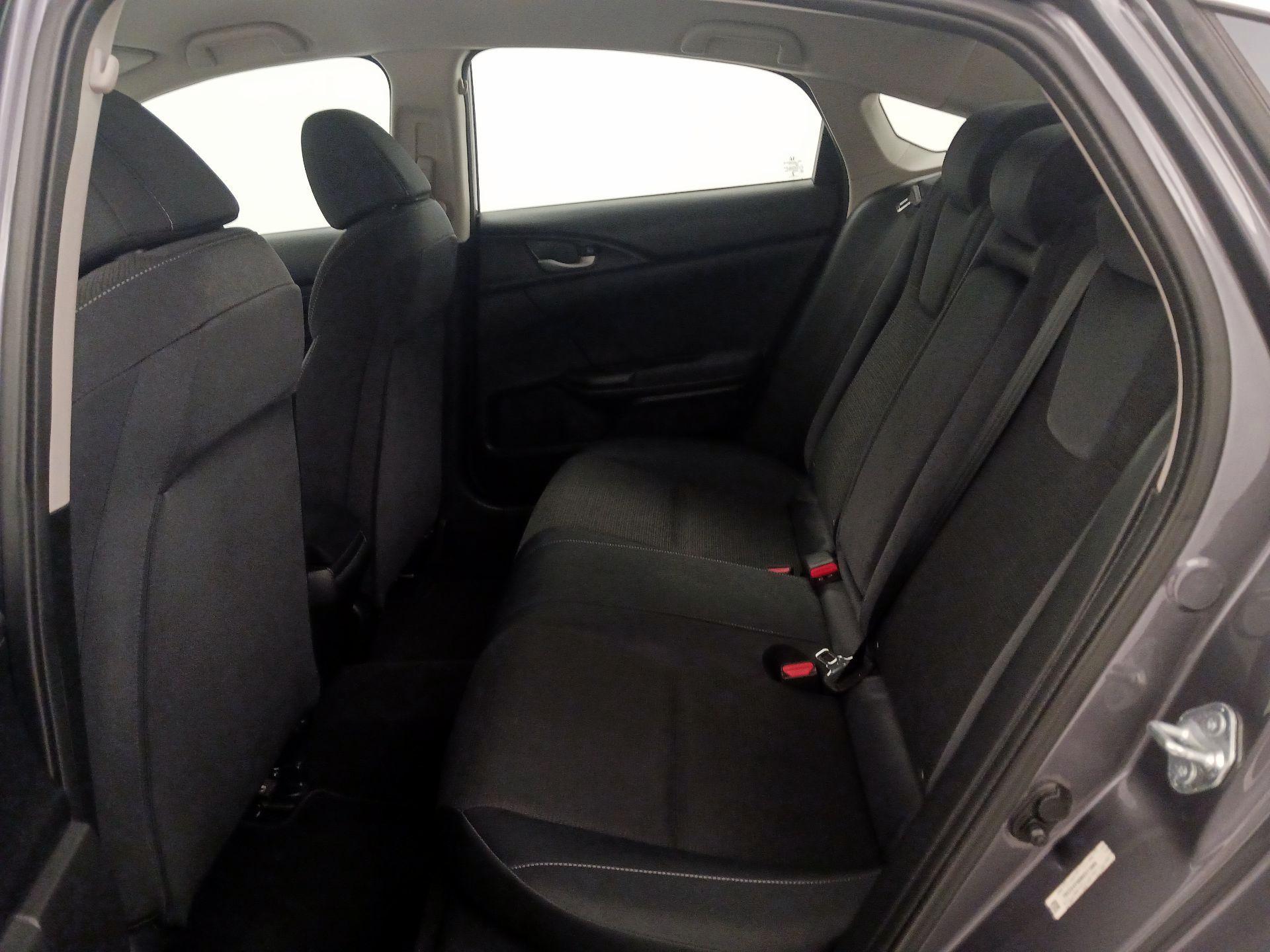 Thumbnail: 2021 Honda Insight - 19