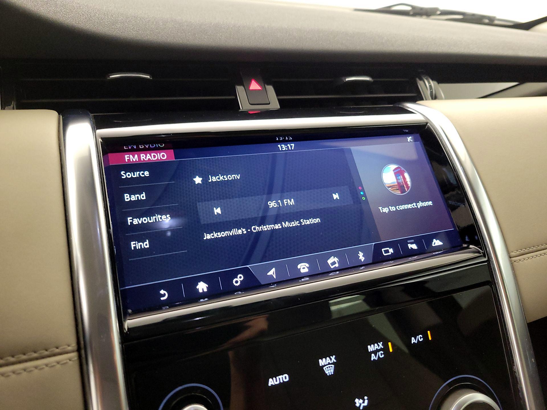 Thumbnail: 2020 Land Rover Discovery Sport - 15