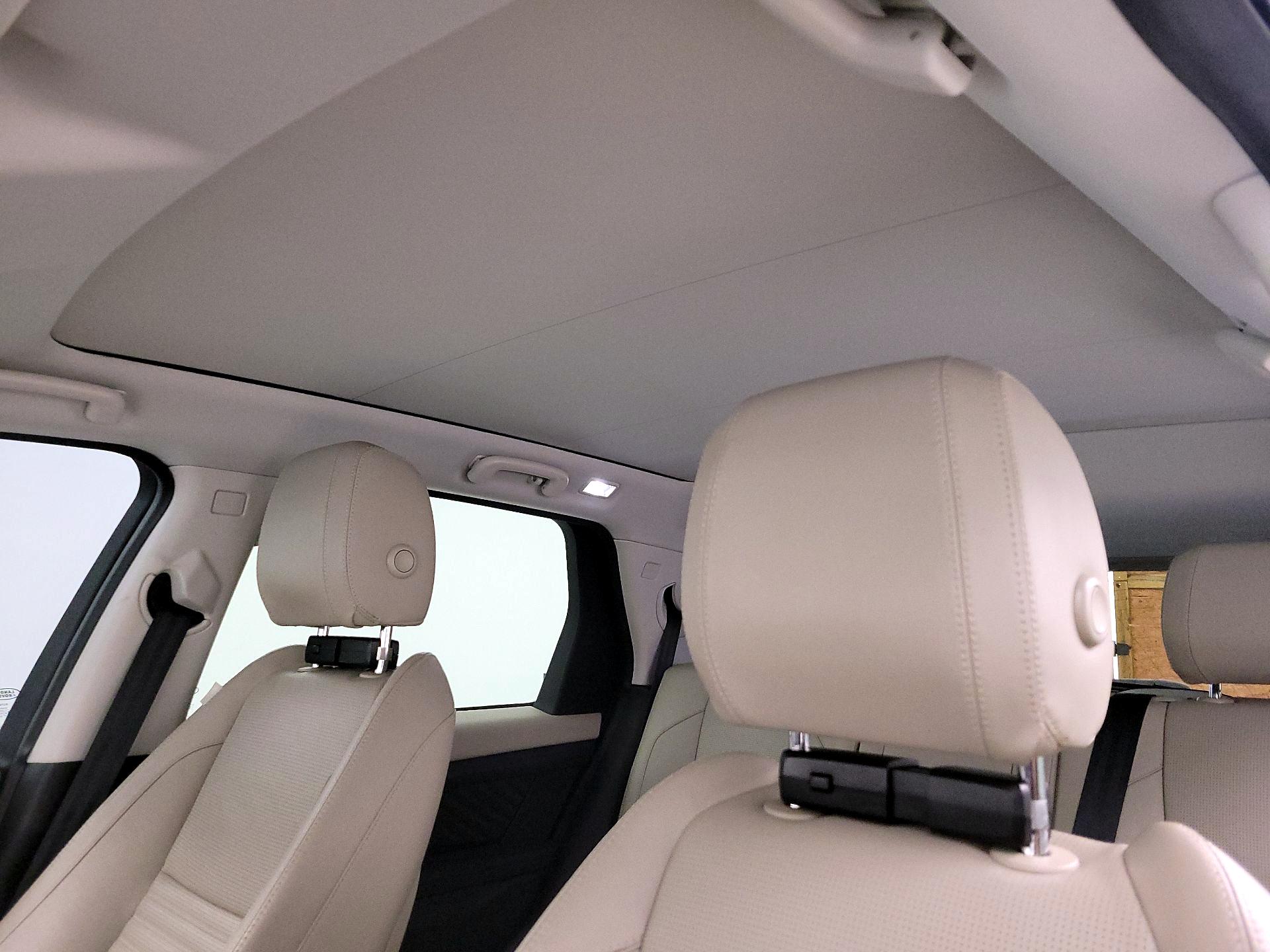 Thumbnail: 2020 Land Rover Discovery Sport - 19