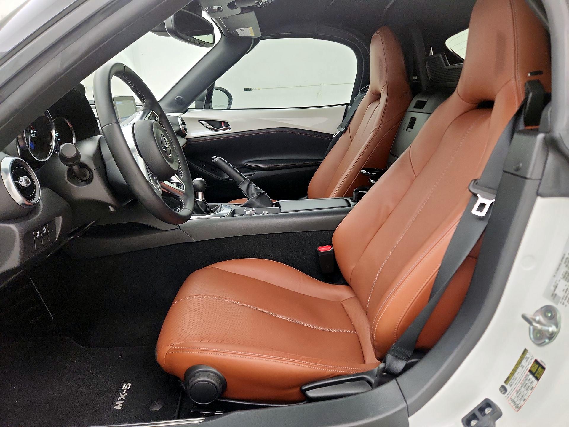 Thumbnail: 2022 Mazda MX-5 Miata - 11