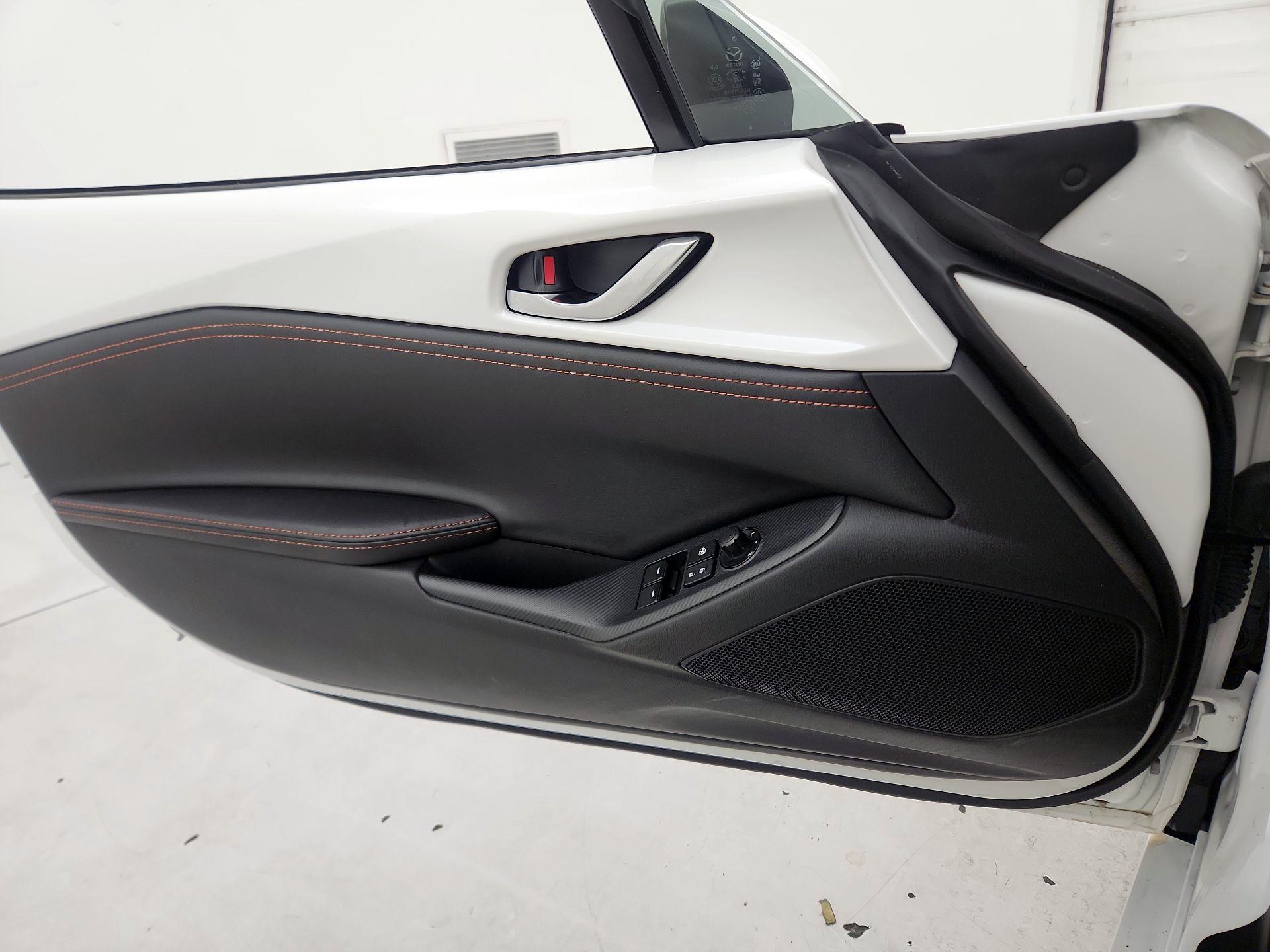 Thumbnail: 2022 Mazda MX-5 Miata - 12