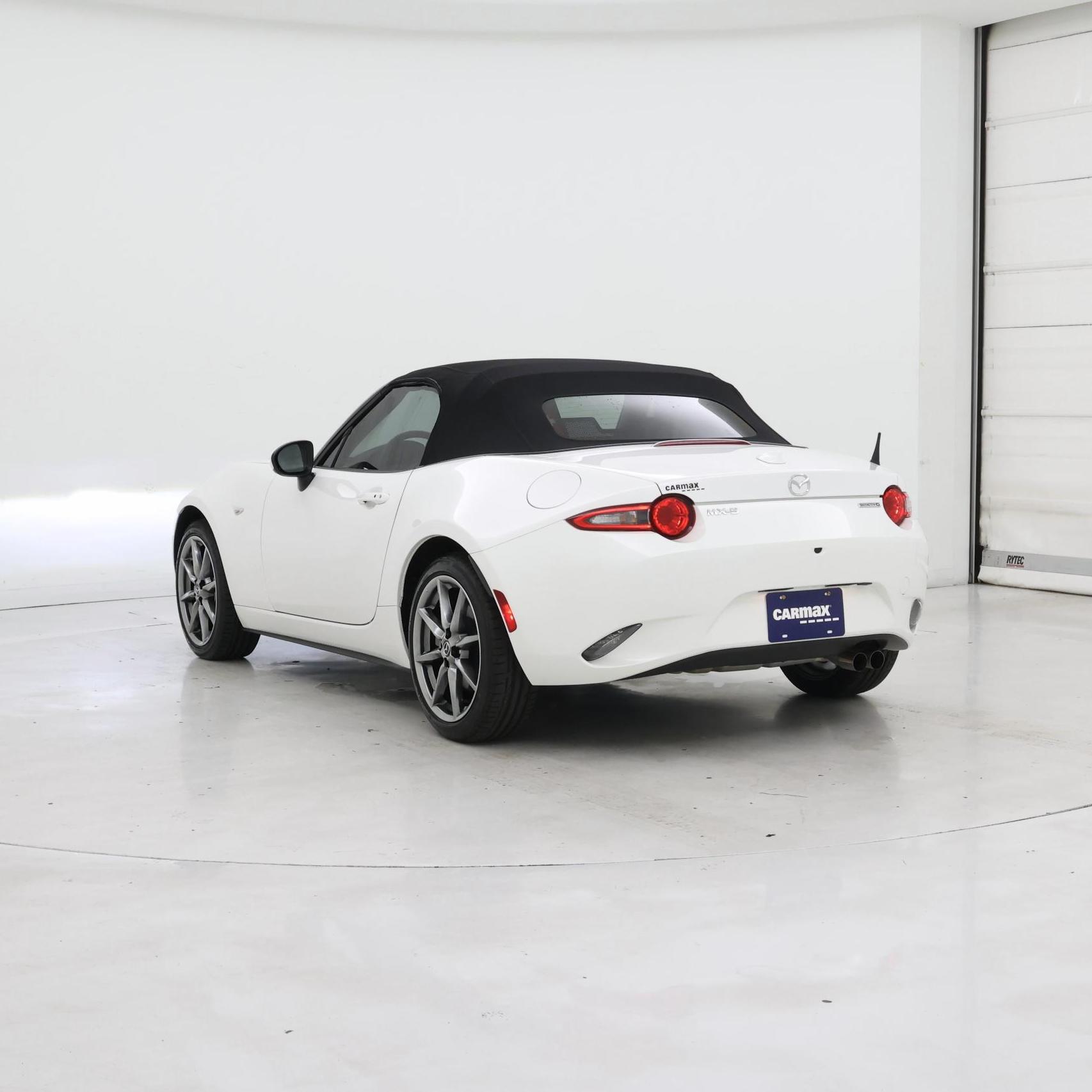 Thumbnail: 2022 Mazda MX-5 Miata - 2