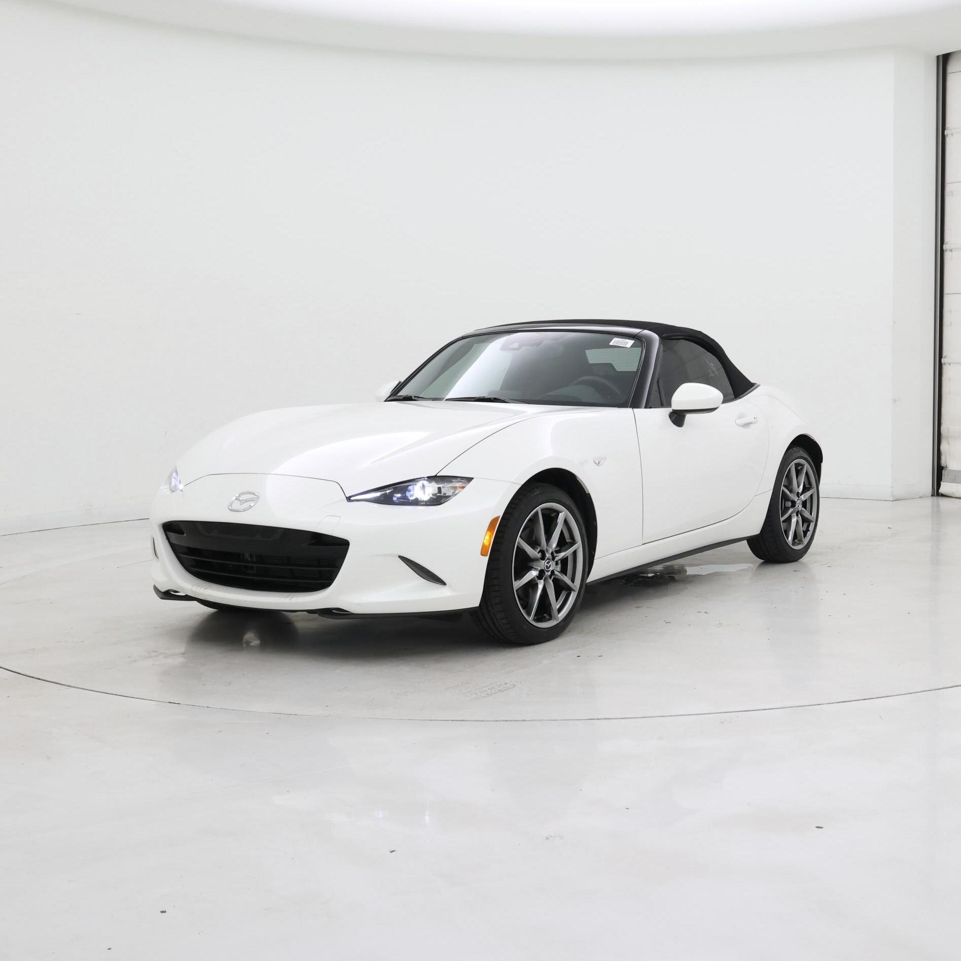 Thumbnail: 2022 Mazda MX-5 Miata - 4