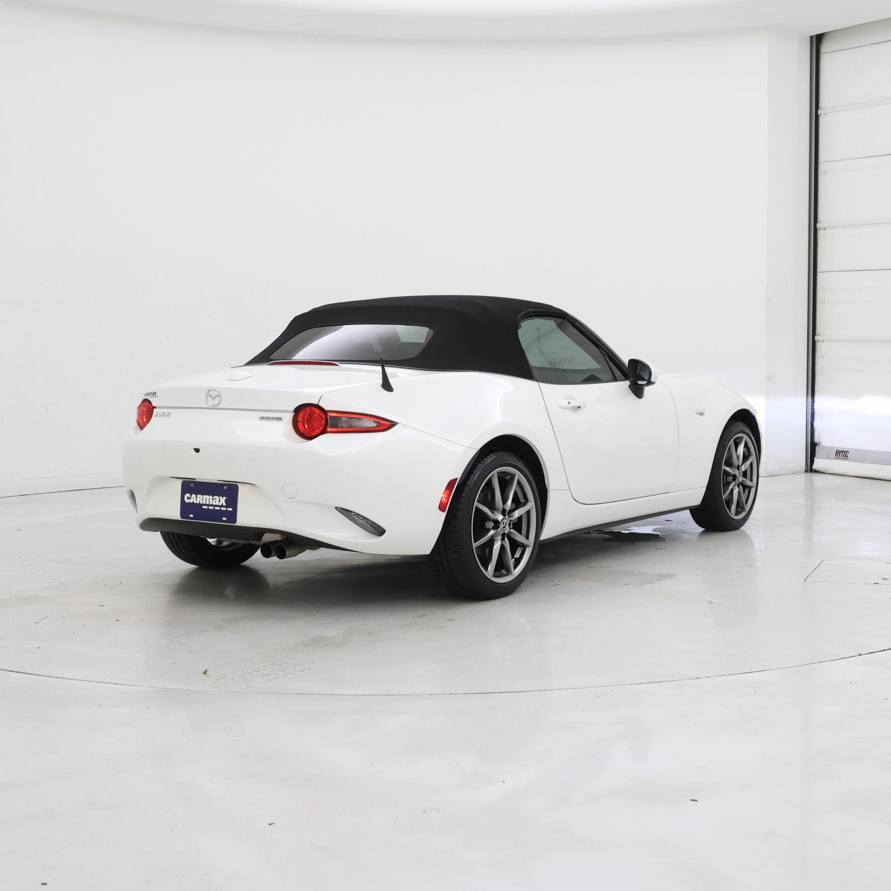 Thumbnail: 2022 Mazda MX-5 Miata - 8
