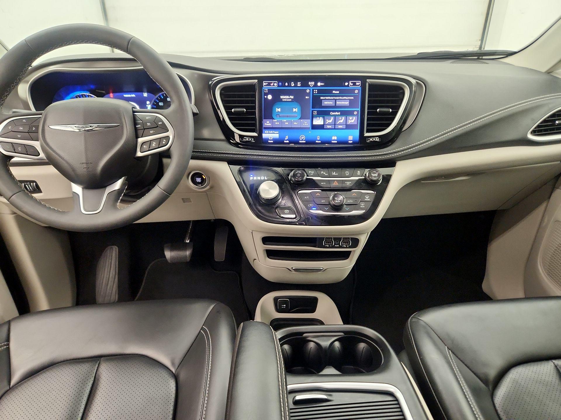 Thumbnail: 2023 Chrysler Pacifica - 9