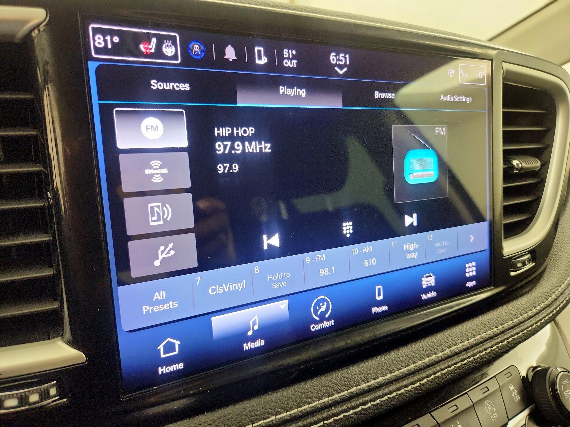 Thumbnail: 2023 Chrysler Pacifica - 15