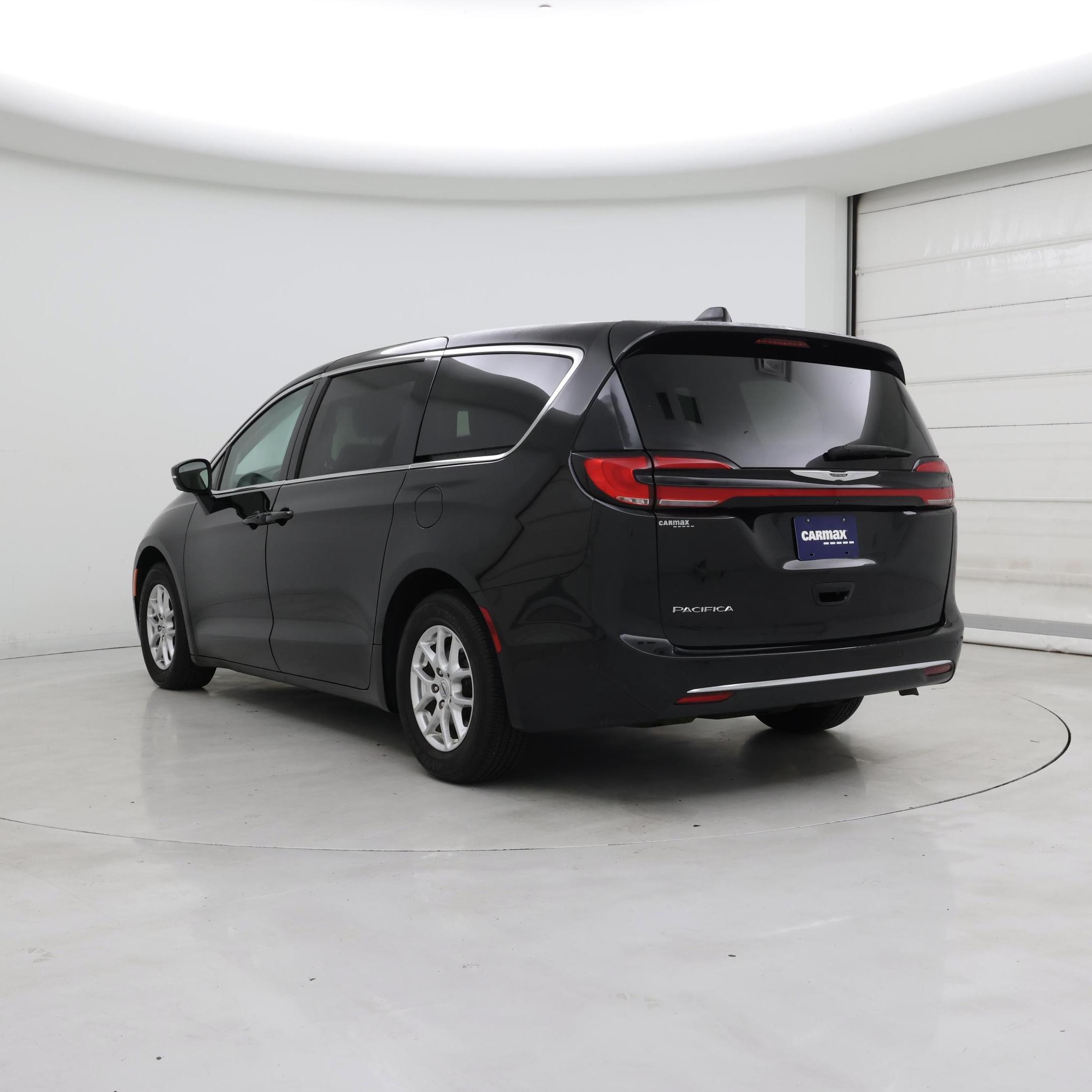 Thumbnail: 2023 Chrysler Pacifica - 2