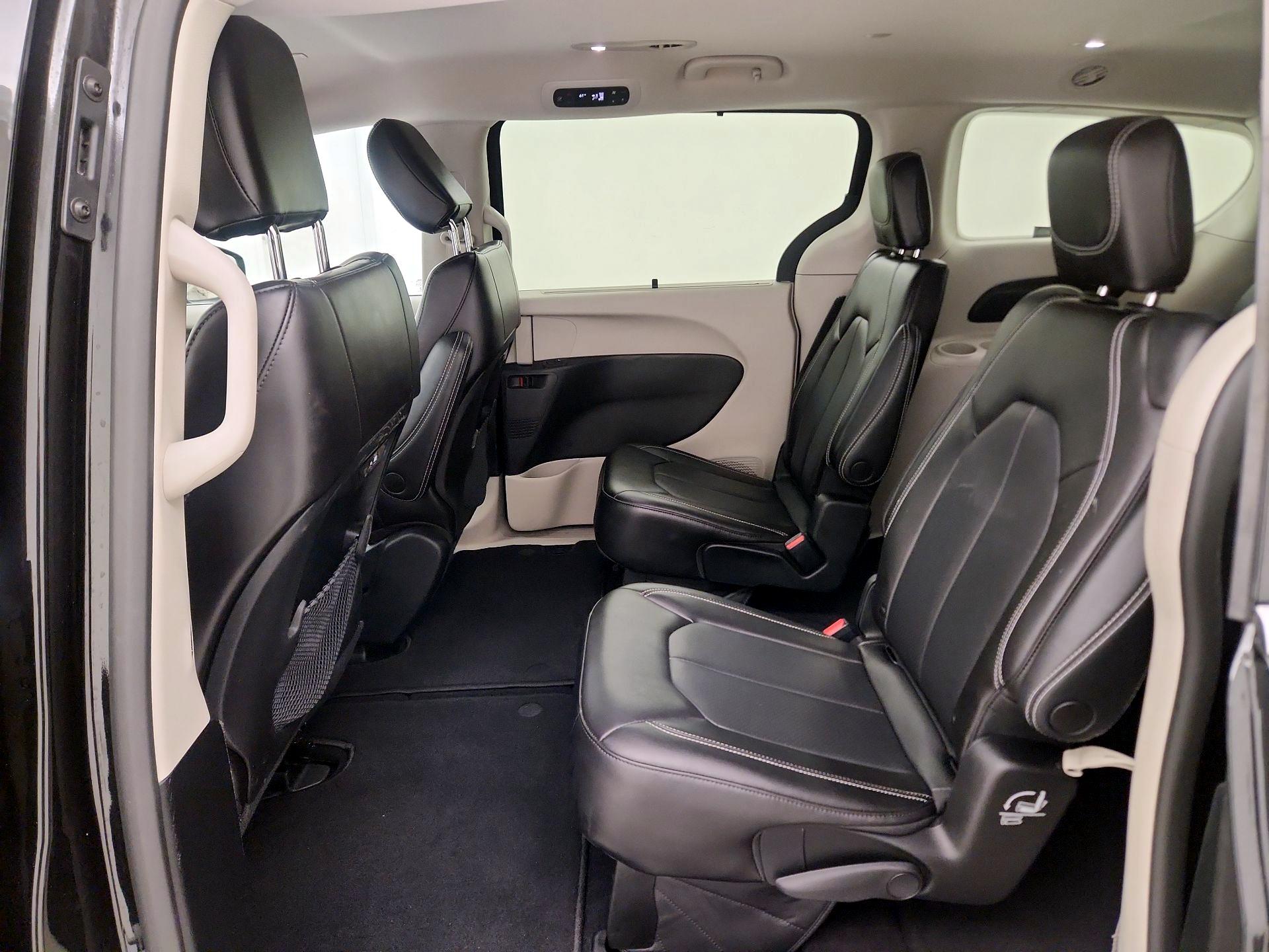 Thumbnail: 2023 Chrysler Pacifica - 19