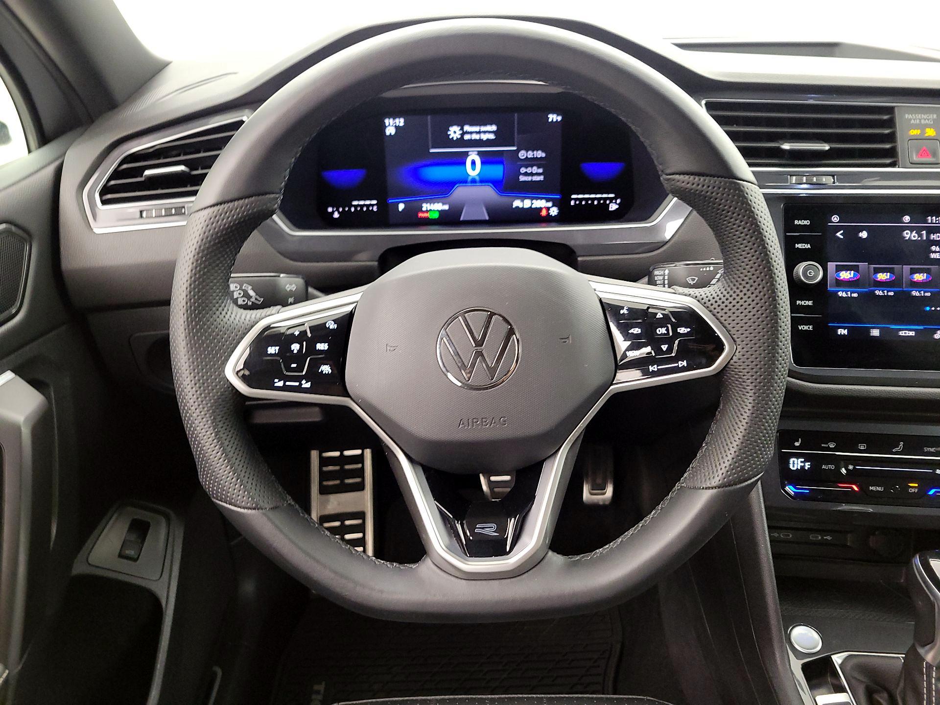 Thumbnail: 2022 Volkswagen Tiguan - 10