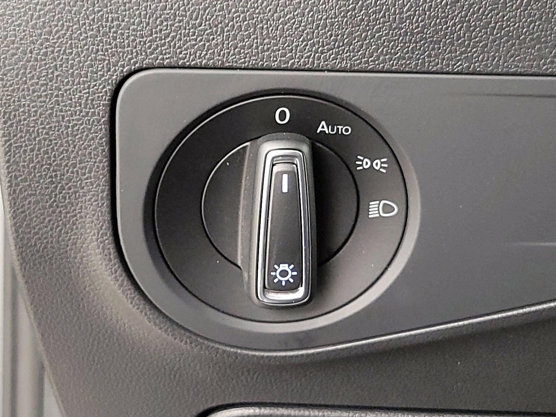 Thumbnail: 2022 Volkswagen Tiguan - 13