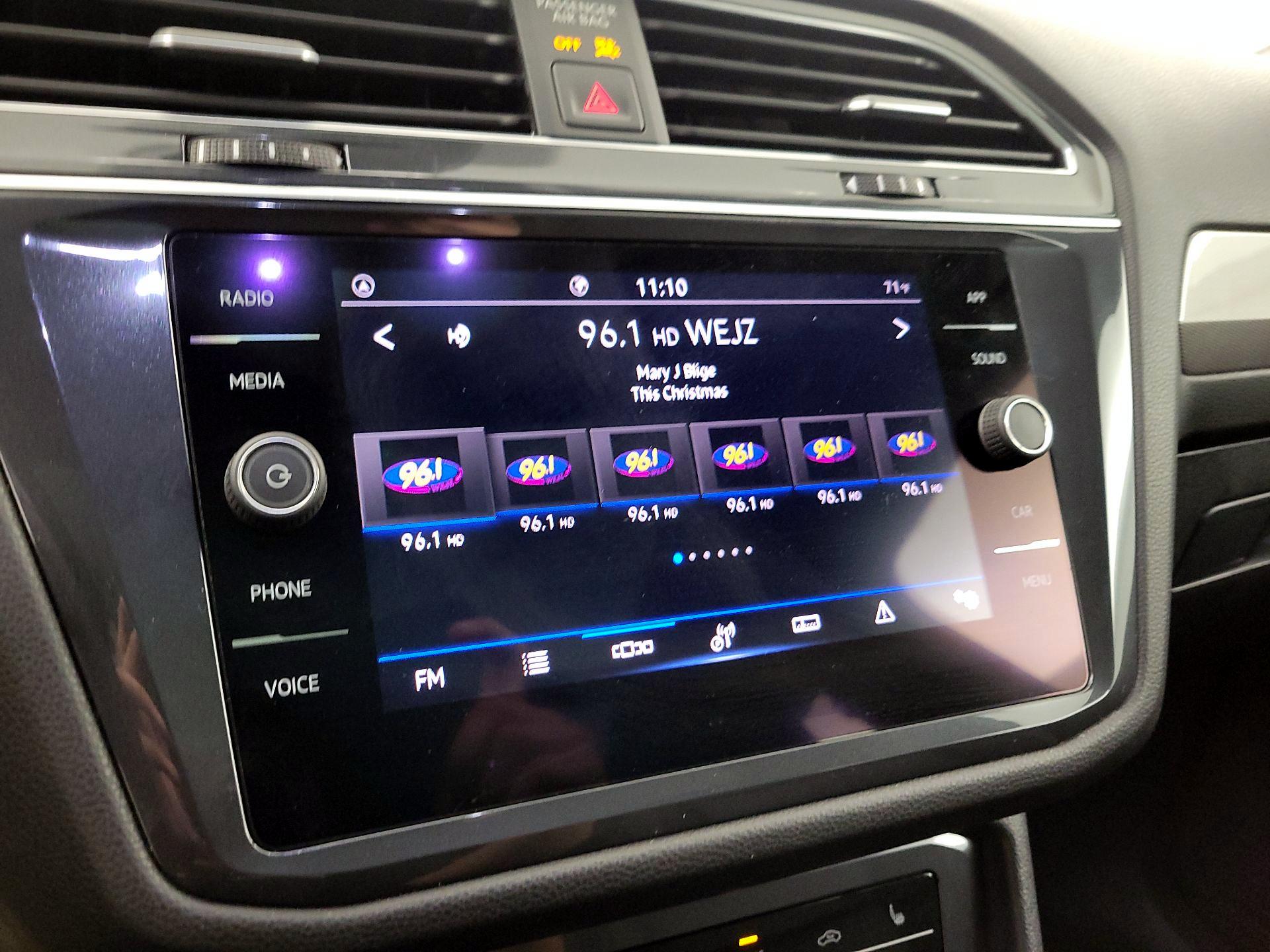 Thumbnail: 2022 Volkswagen Tiguan - 15