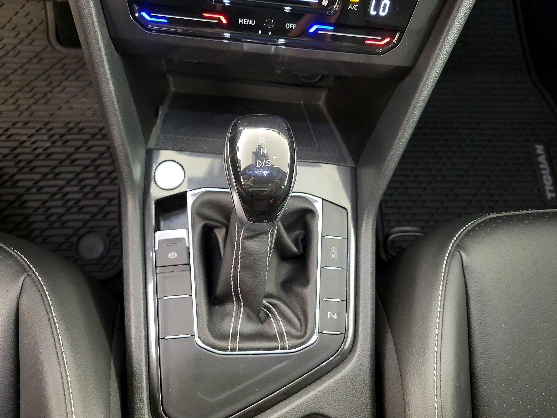 Thumbnail: 2022 Volkswagen Tiguan - 17