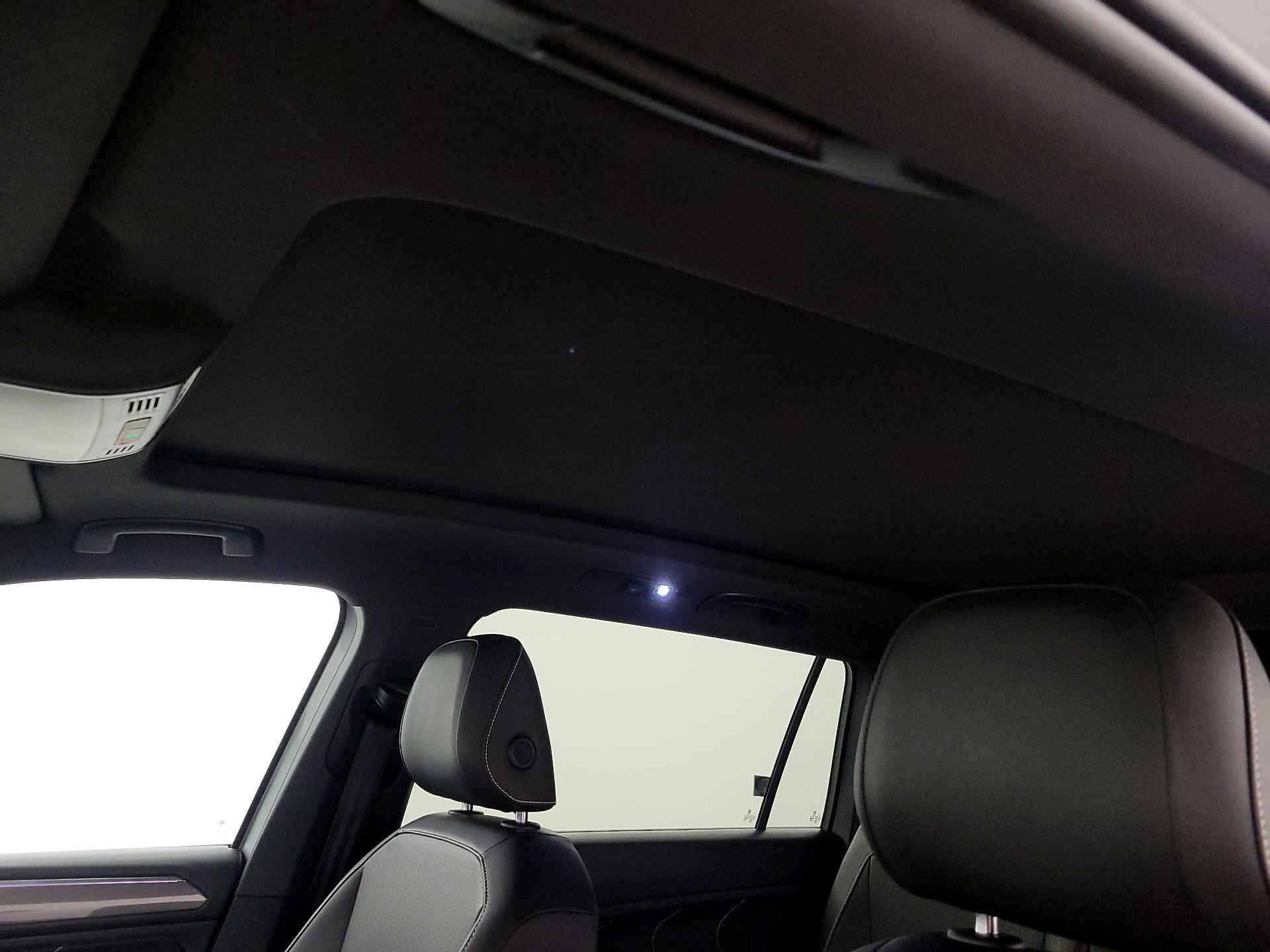 Thumbnail: 2022 Volkswagen Tiguan - 19