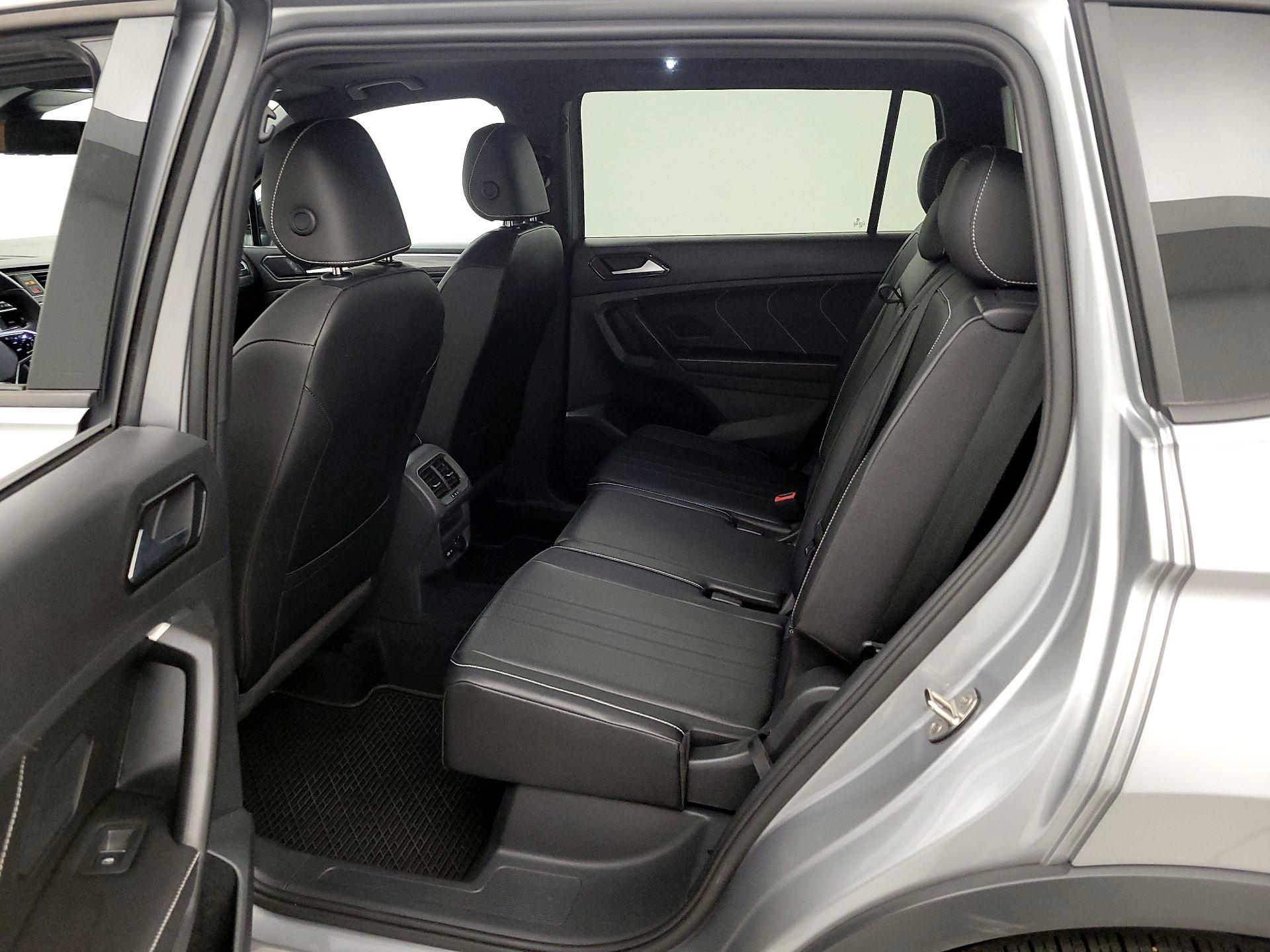 Thumbnail: 2022 Volkswagen Tiguan - 20