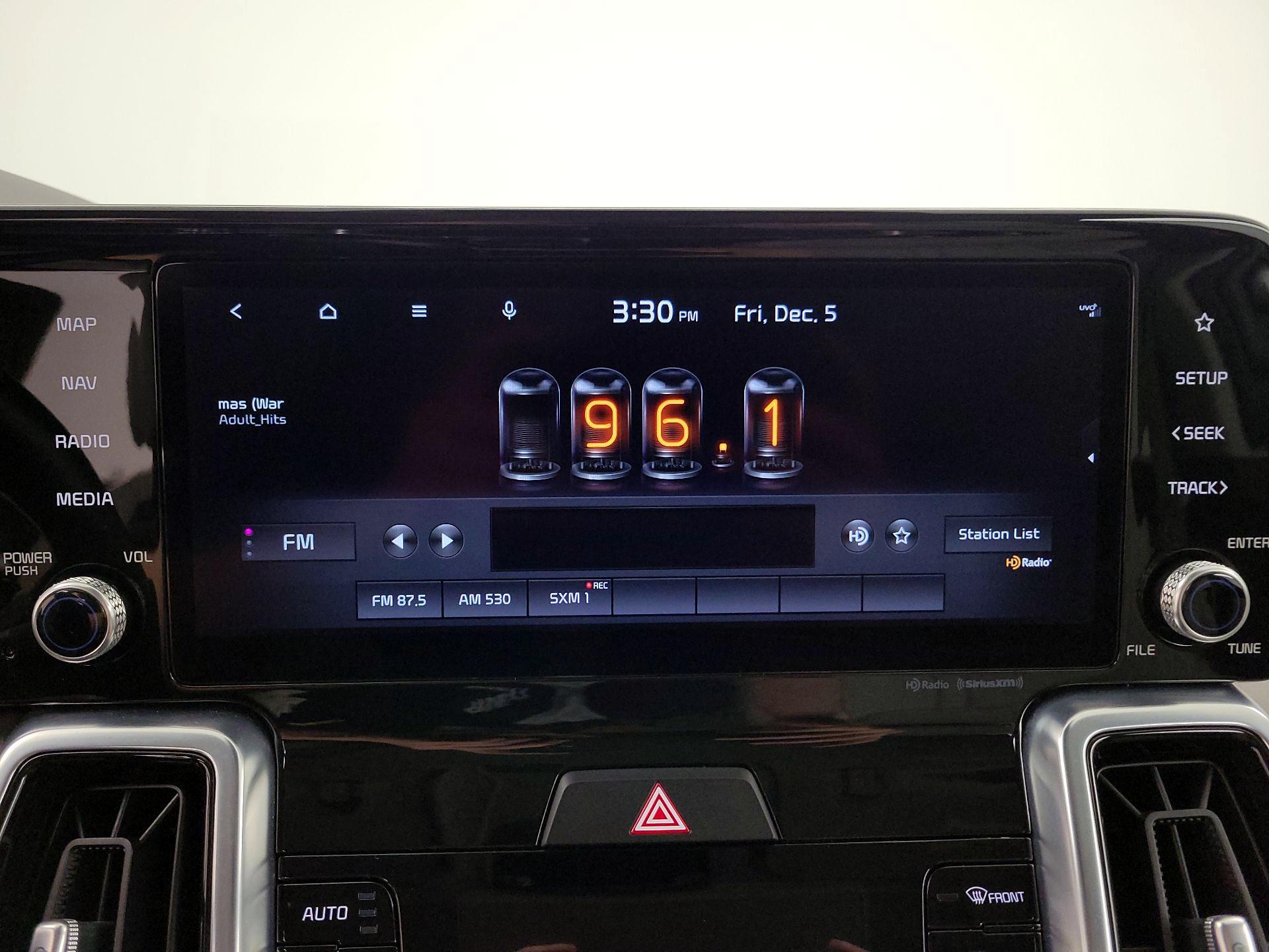 Thumbnail: 2022 Kia Sorento - 16