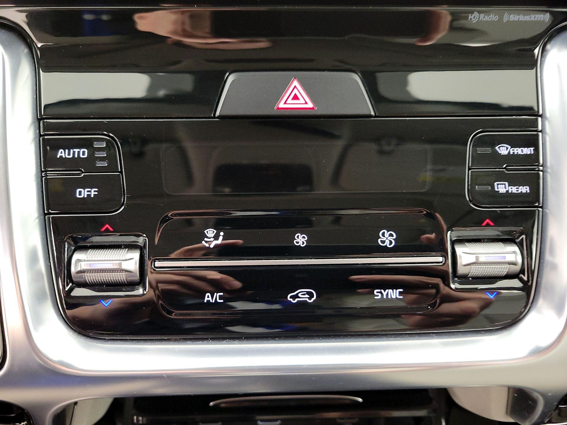 Thumbnail: 2022 Kia Sorento - 17