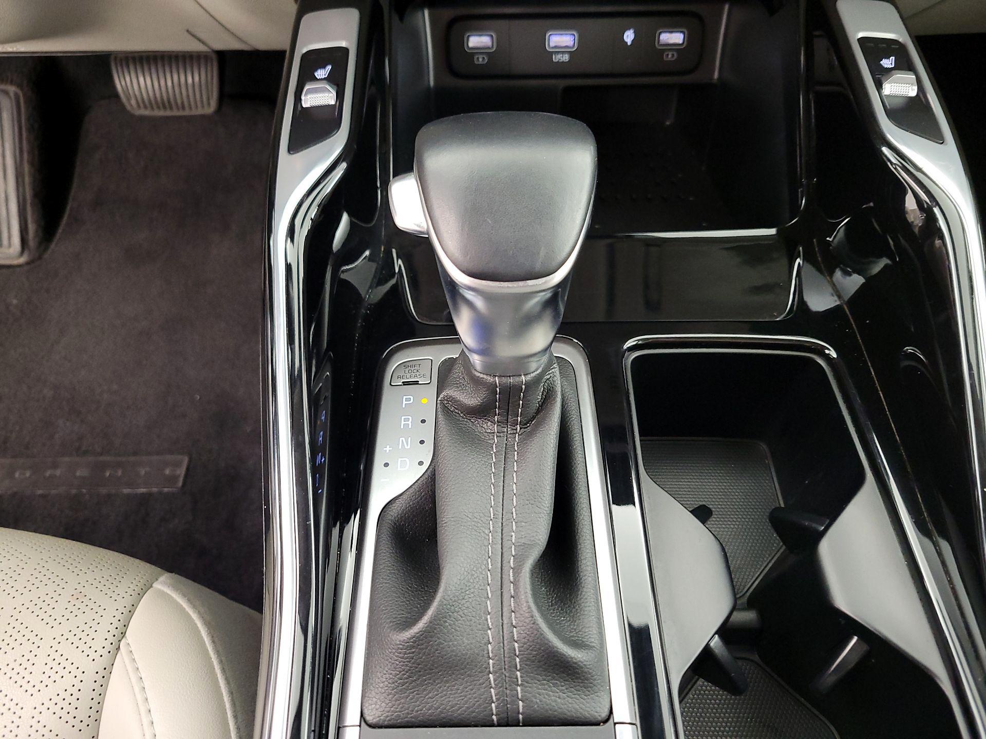 Thumbnail: 2022 Kia Sorento - 18