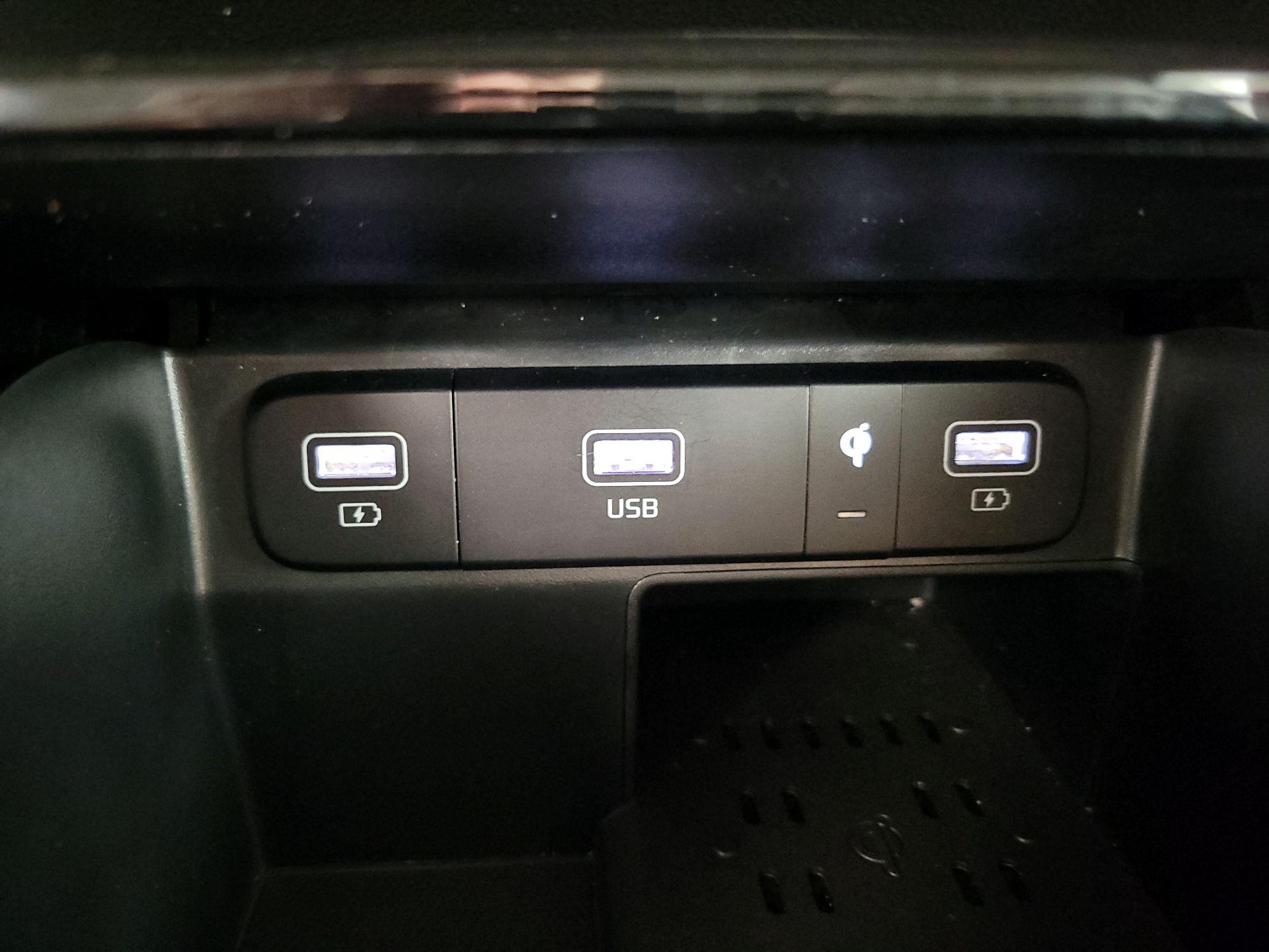 Thumbnail: 2022 Kia Sorento - 19