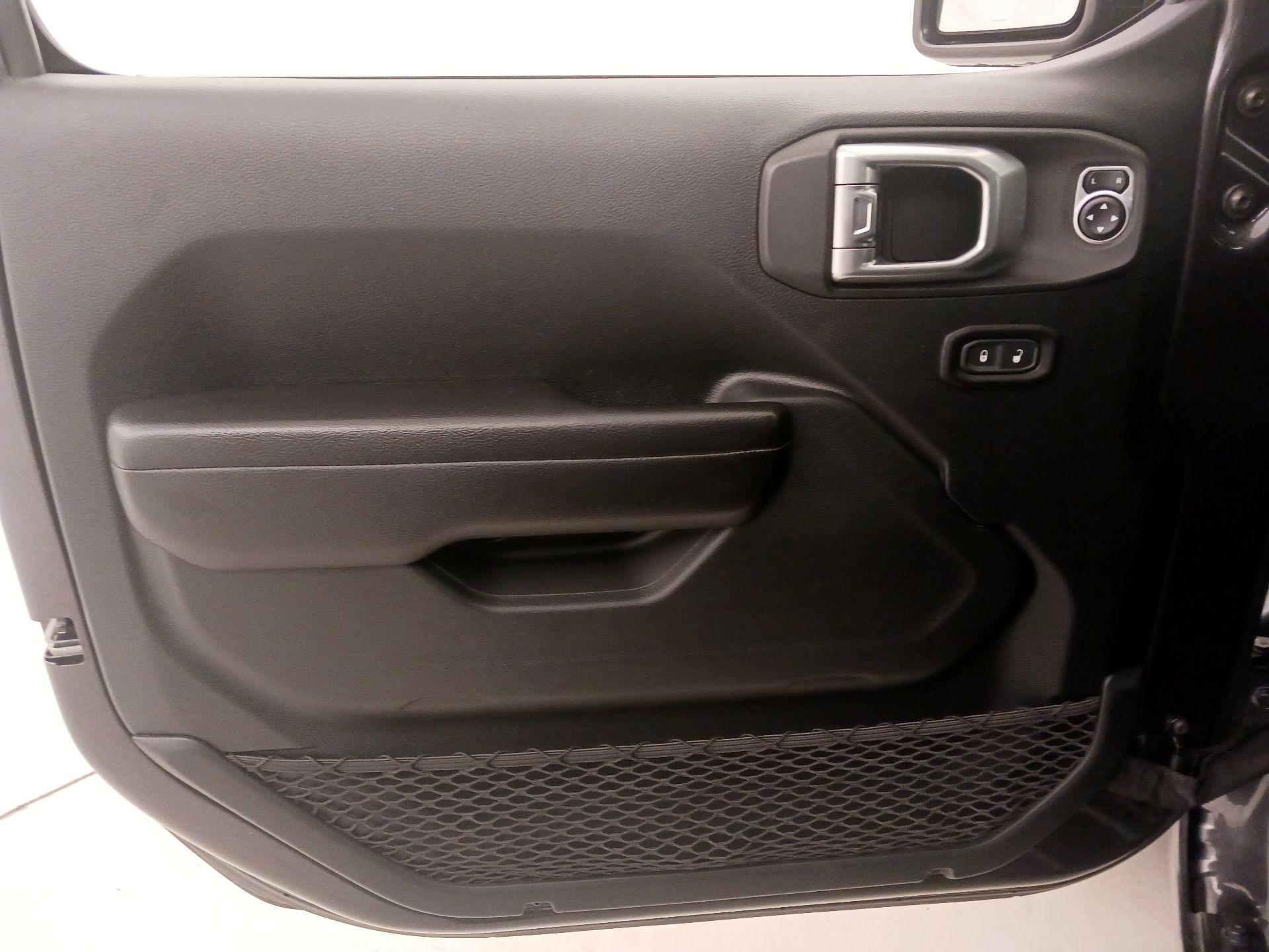 Thumbnail: 2020 Jeep Wrangler - 12