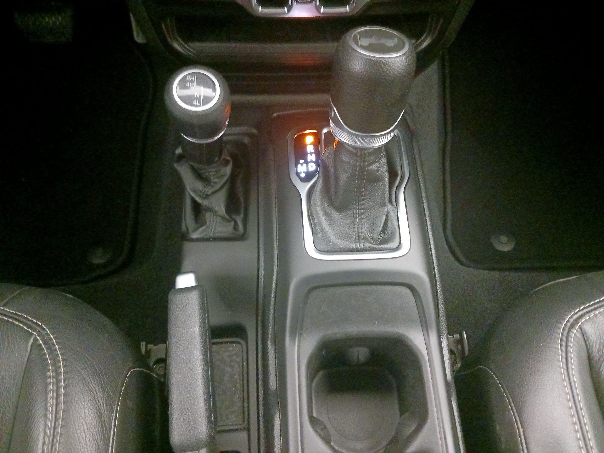 Thumbnail: 2020 Jeep Wrangler - 17