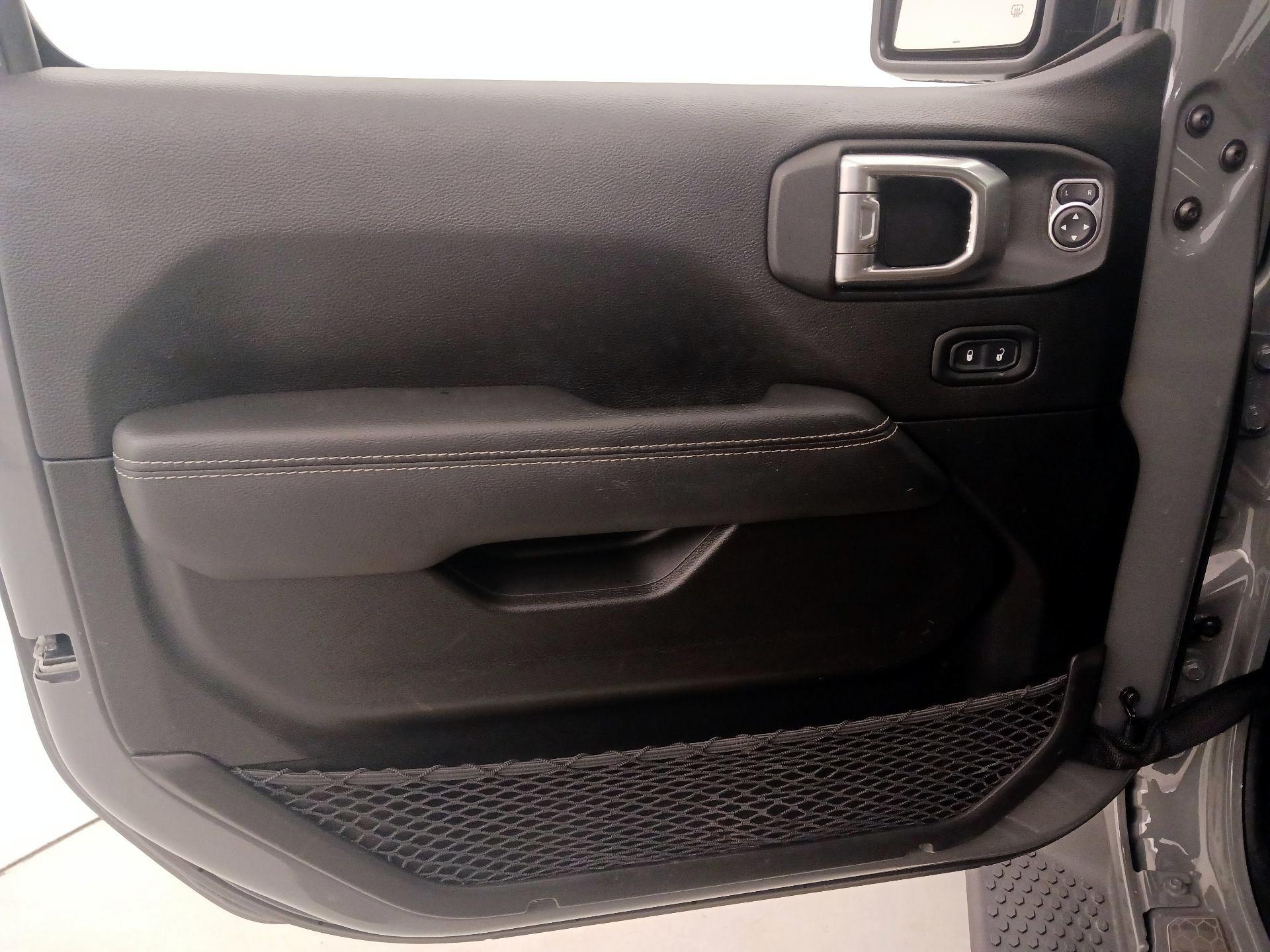 Thumbnail: 2022 Jeep Wrangler - 12