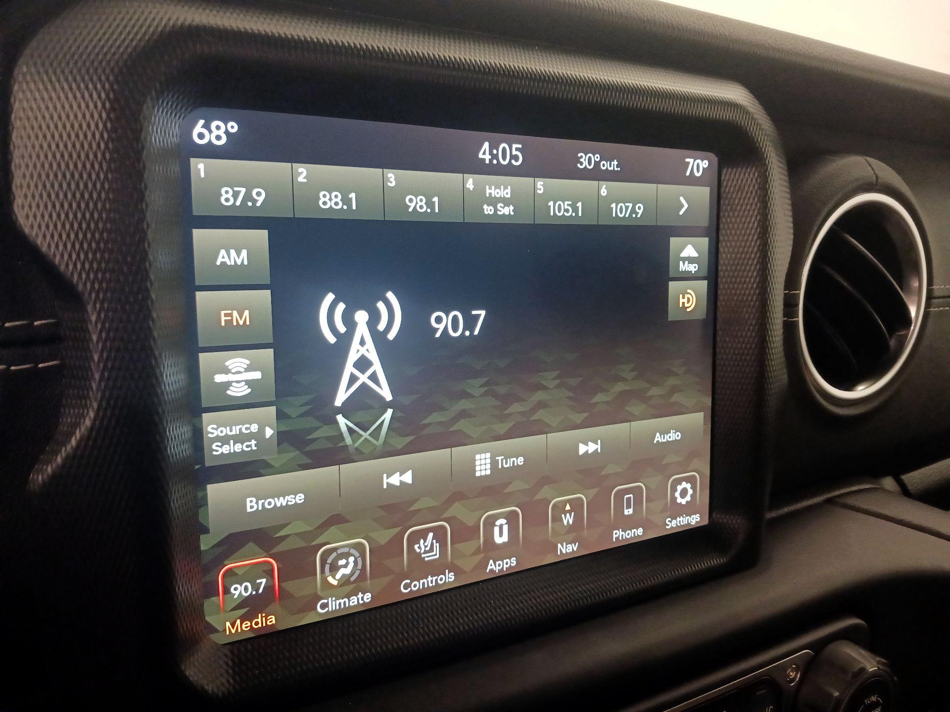 Thumbnail: 2022 Jeep Wrangler - 16