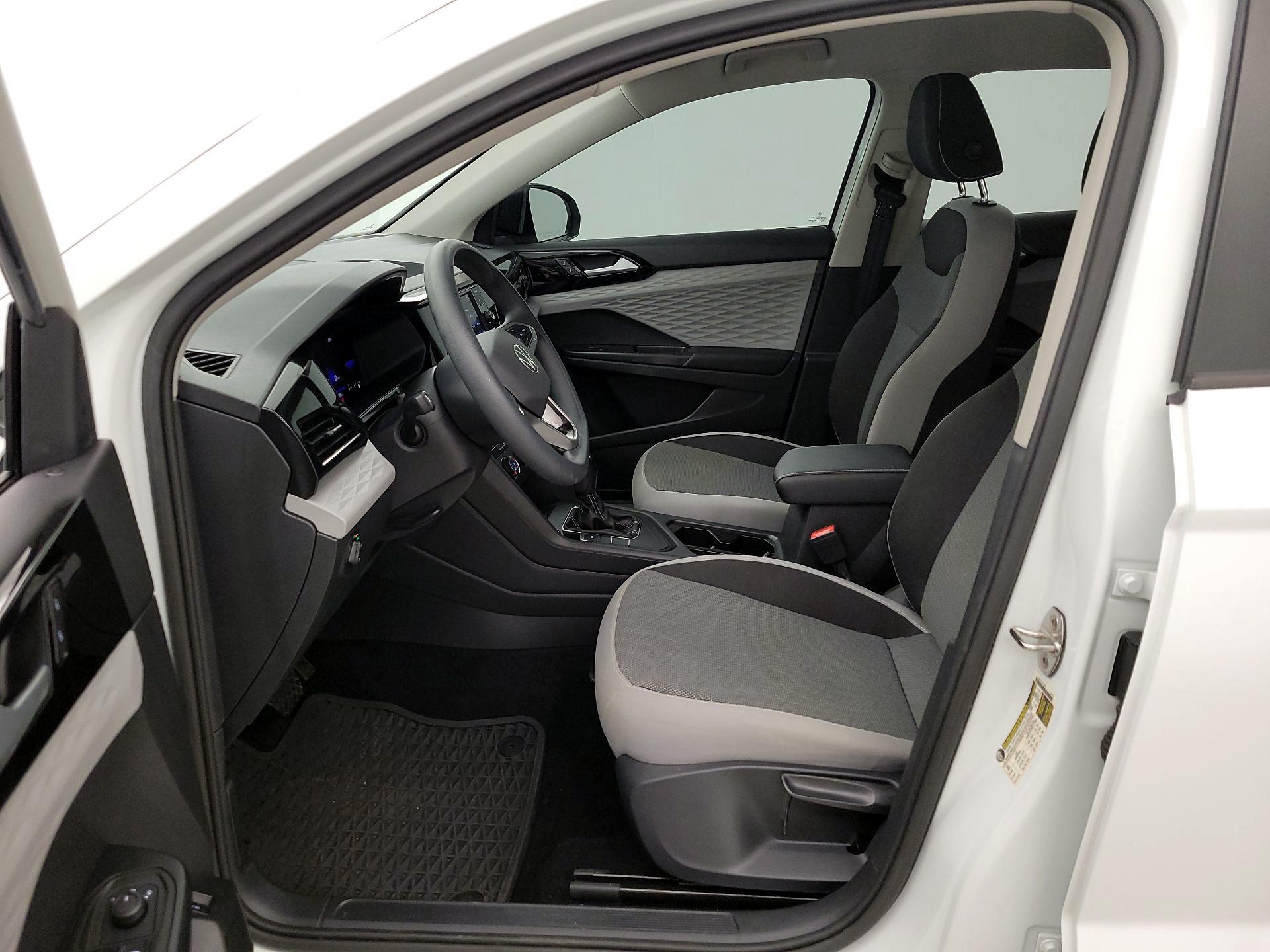 Thumbnail: 2022 Volkswagen Taos - 11