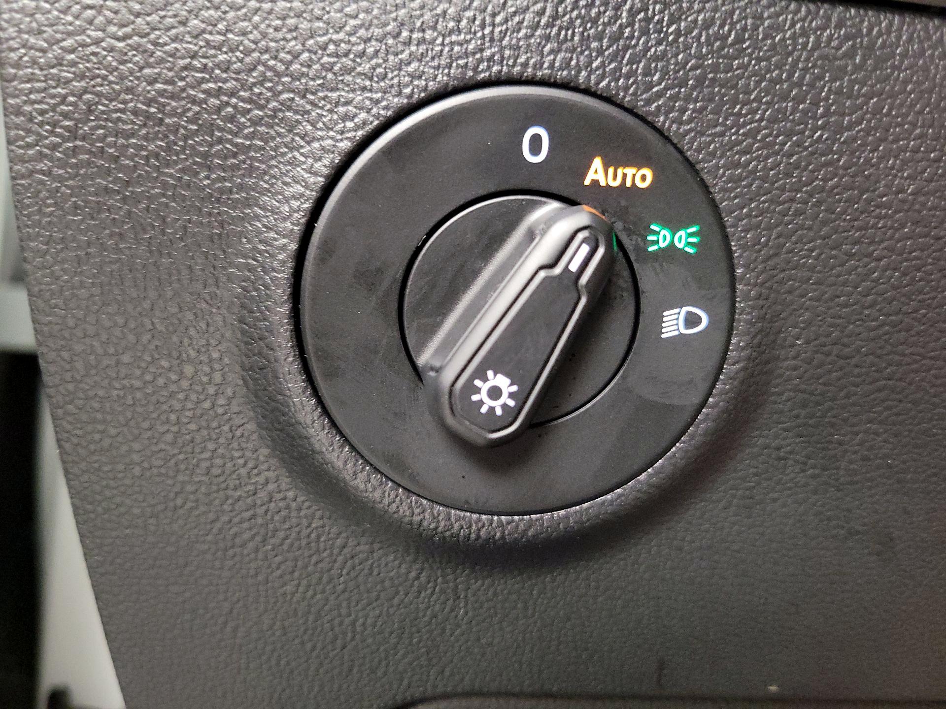 Thumbnail: 2022 Volkswagen Taos - 13