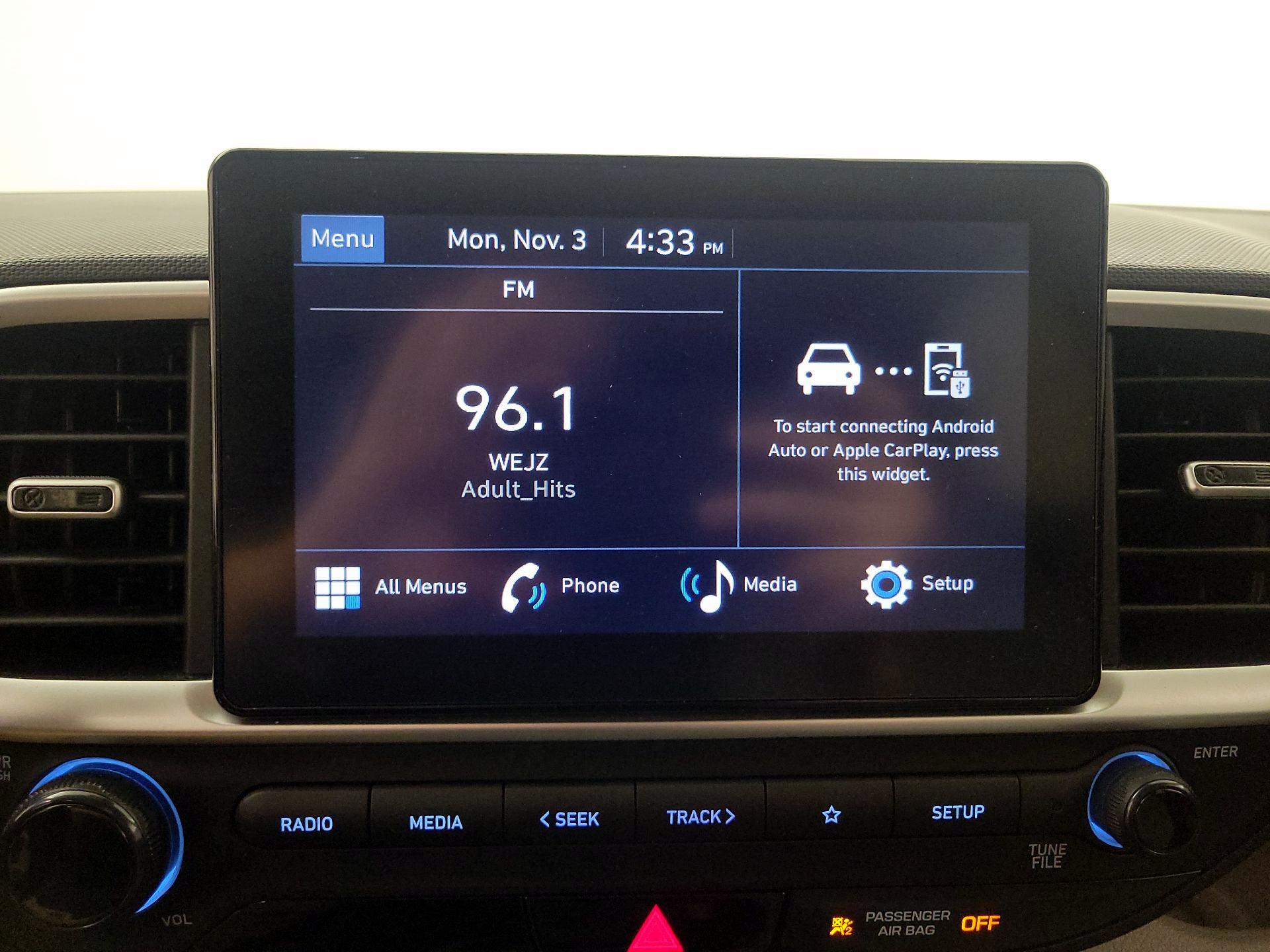 Thumbnail: 2023 Hyundai Venue - 15