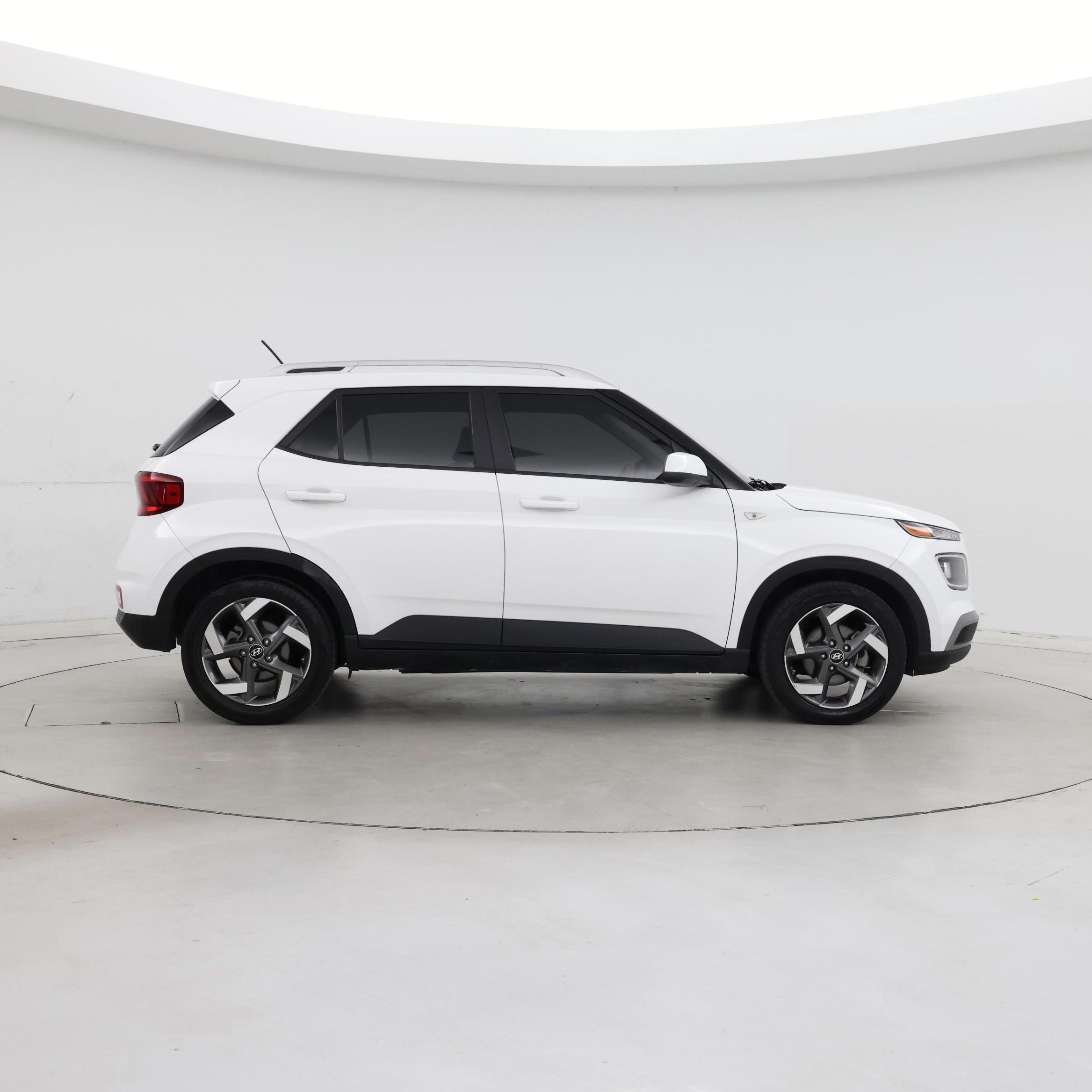 Thumbnail: 2023 Hyundai Venue - 7